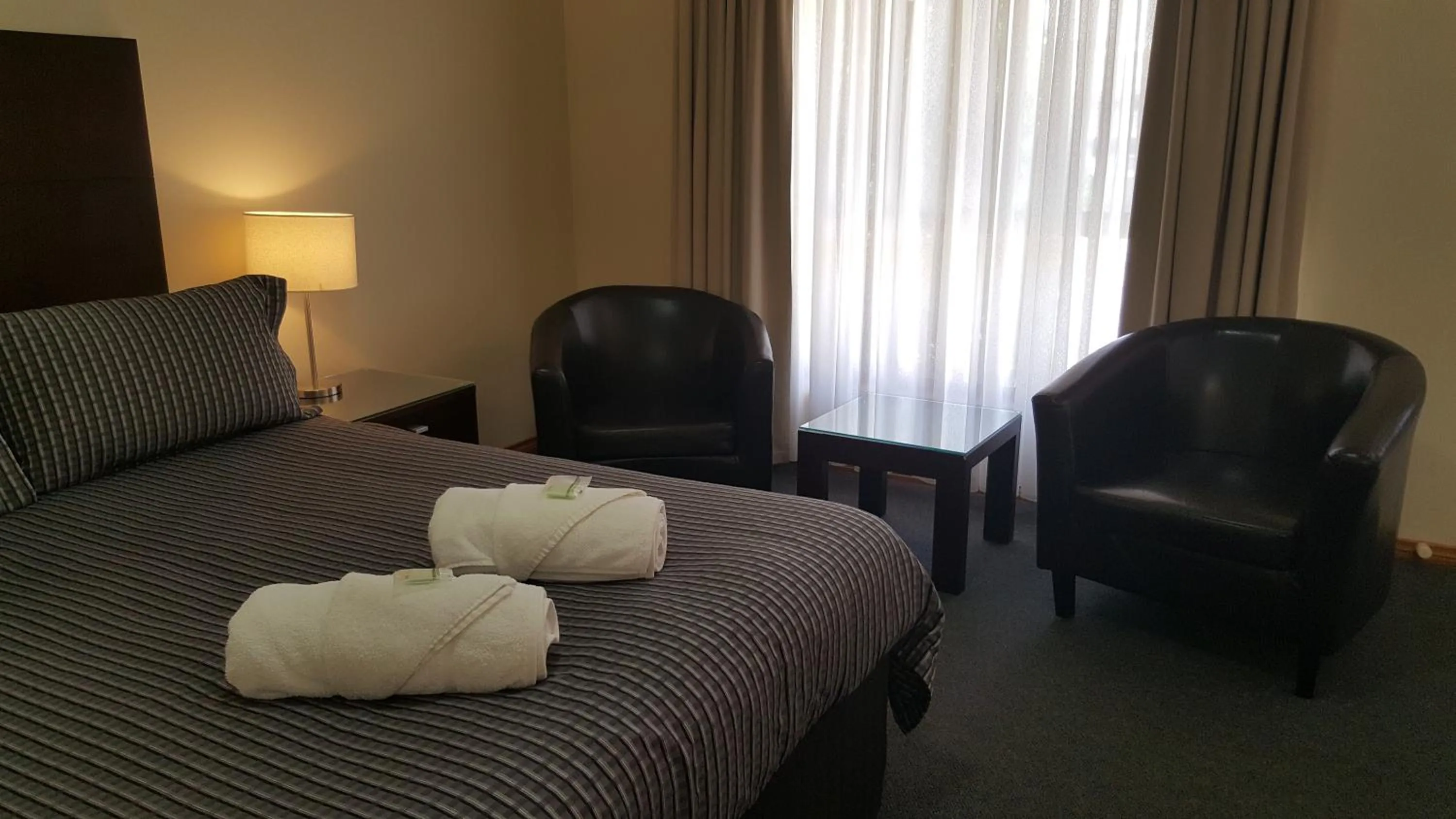 Bed in Gateway Motor Inn