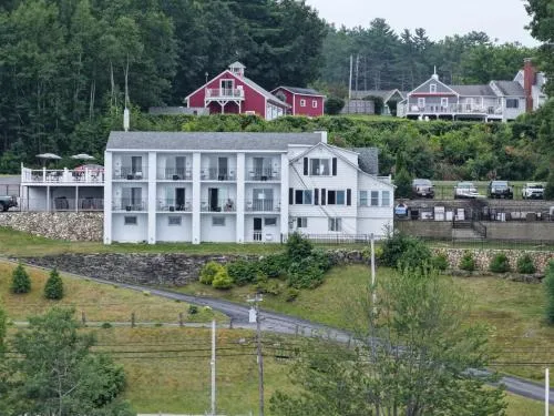 Belknap Point Inn
