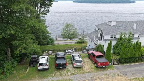Belknap Point Inn