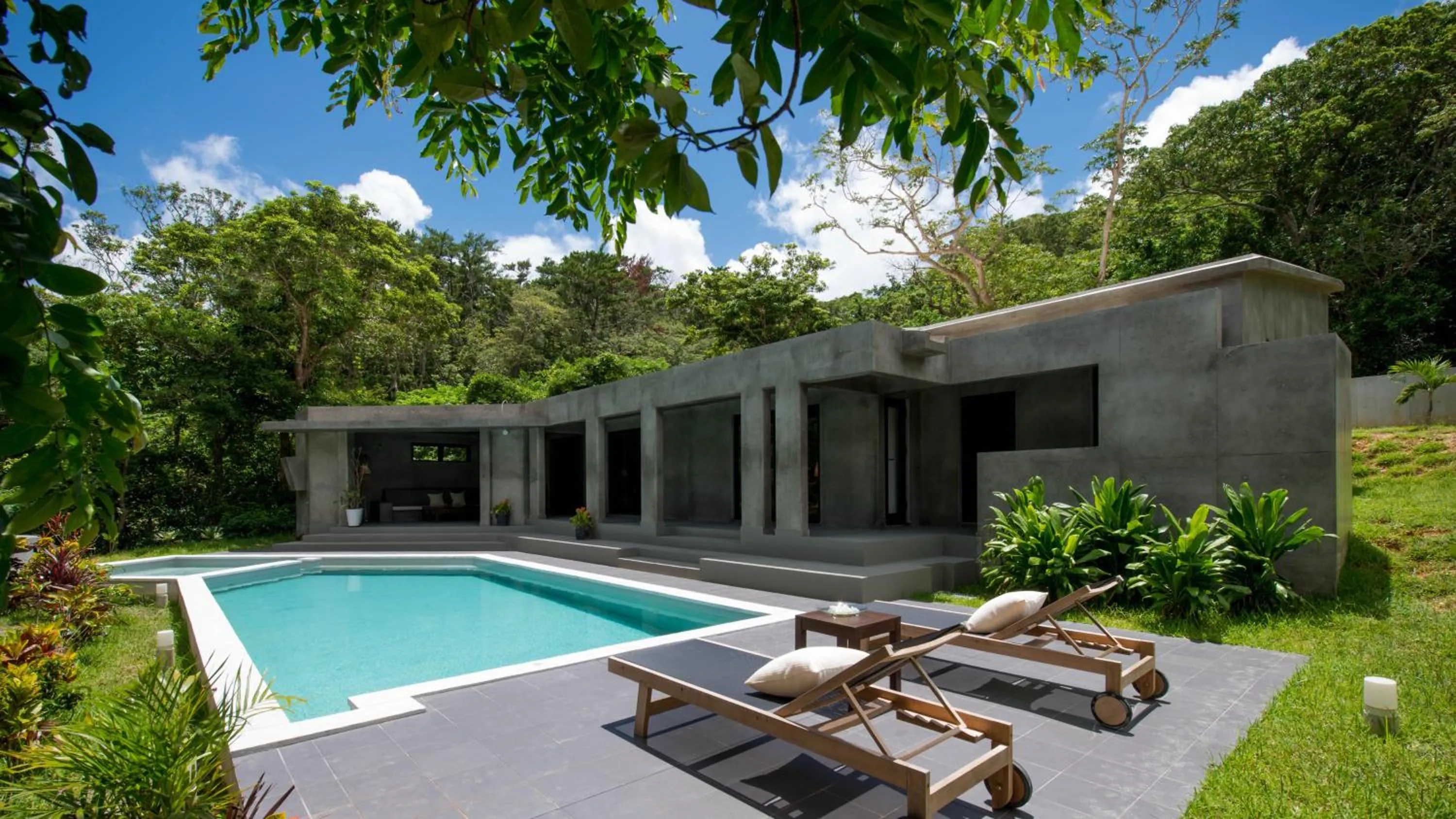 Property building in Magachabaru Okinawa