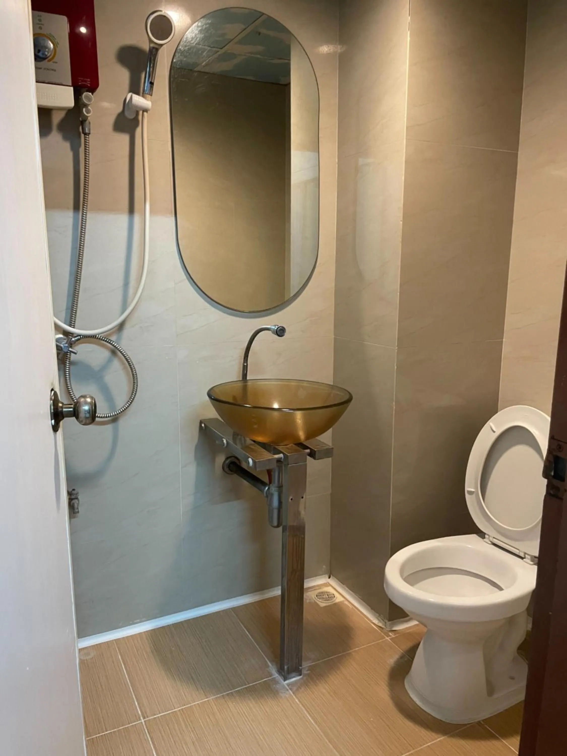 Bathroom in Gedkanok Apartment