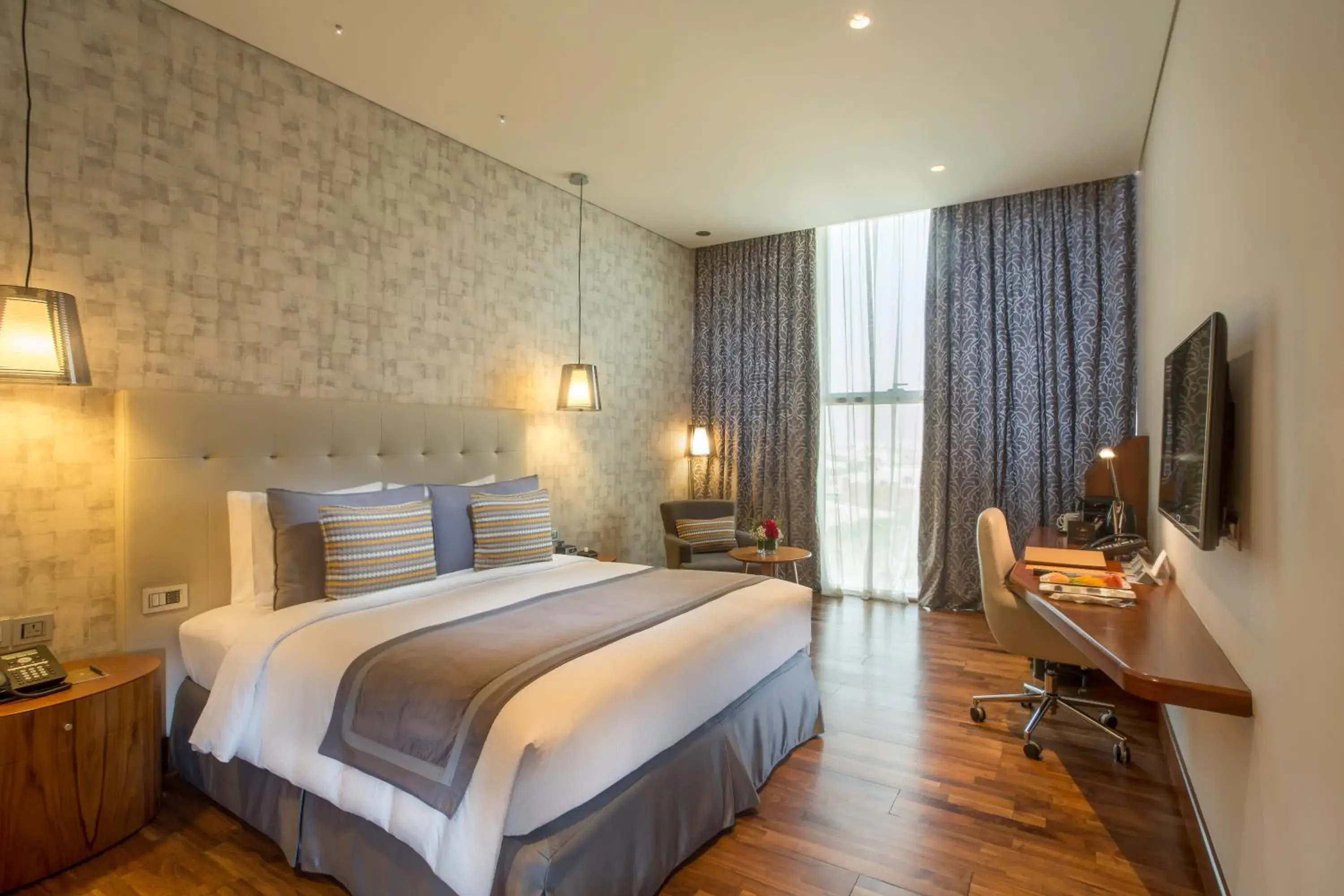 Deluxe Room King Bed in The Avenue Hotel Deluxe Room King Bed in The Avenue Hotel