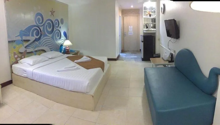 Bed in The Pacific Cool Chic