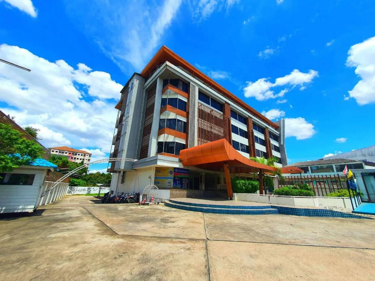 Property building in The Pacific Cool Chic