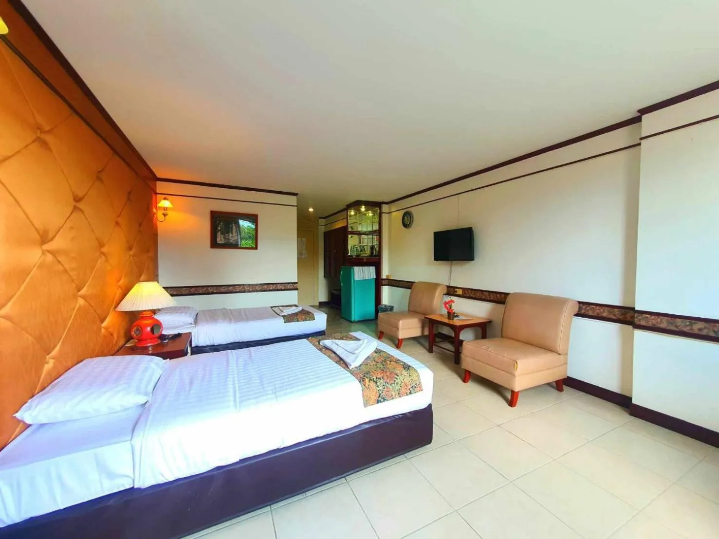 Bedroom, Bed in The Pacific Cool Chic