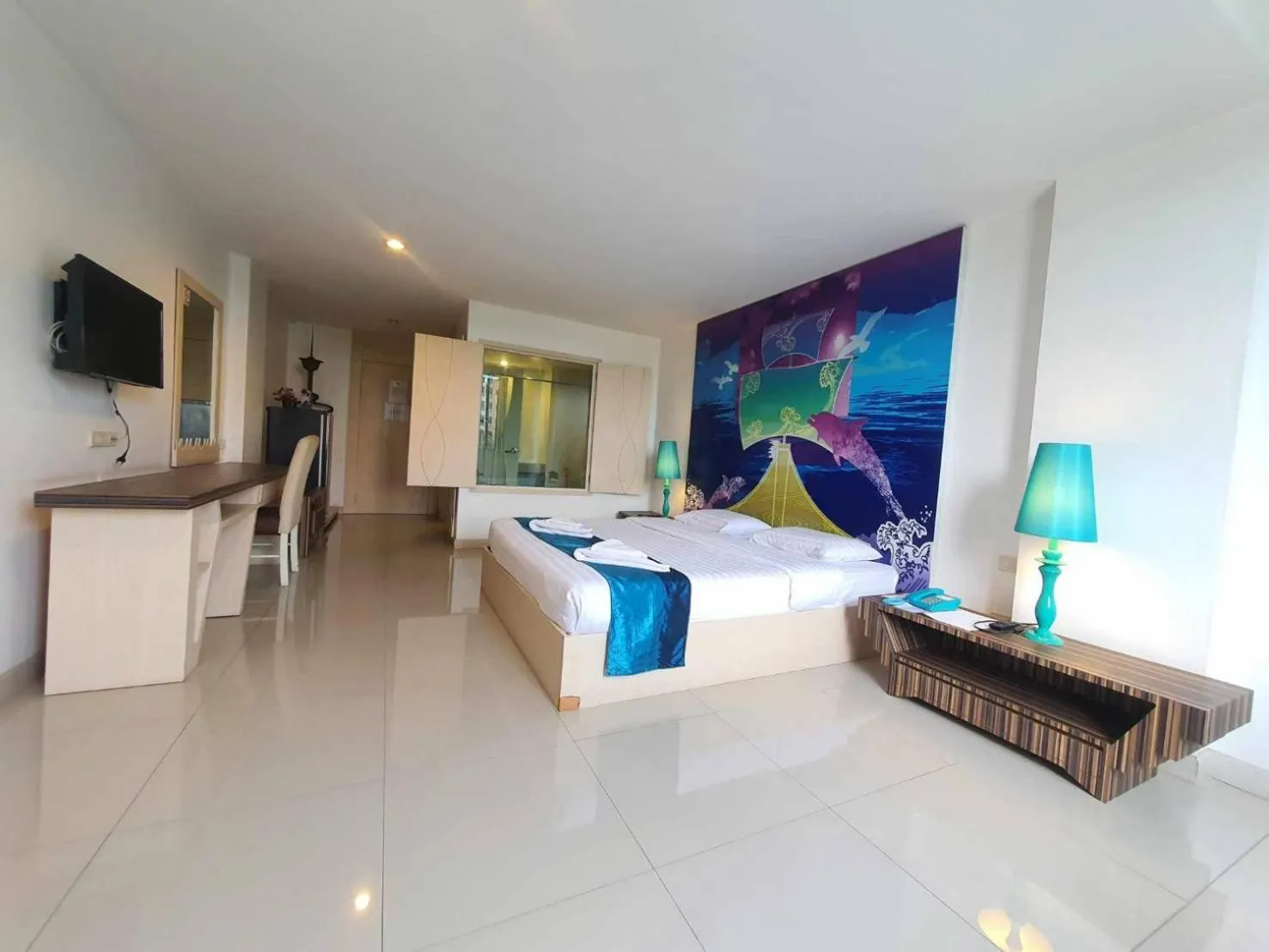 Bed in The Pacific Cool Chic