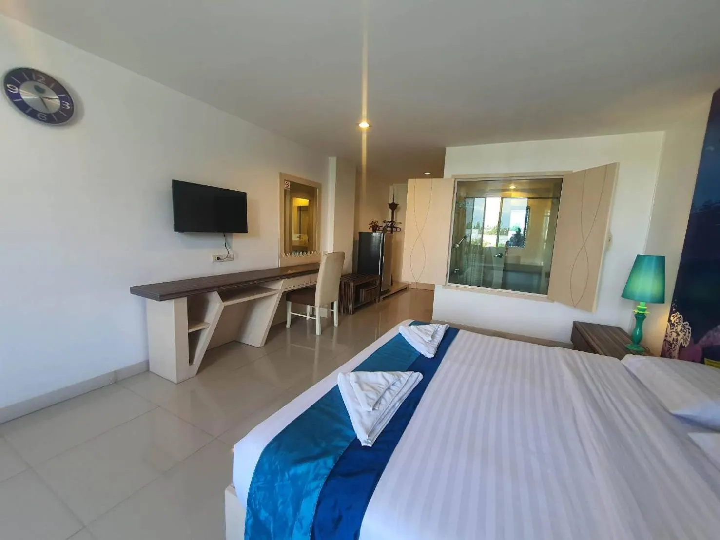 Bed in The Pacific Cool Chic