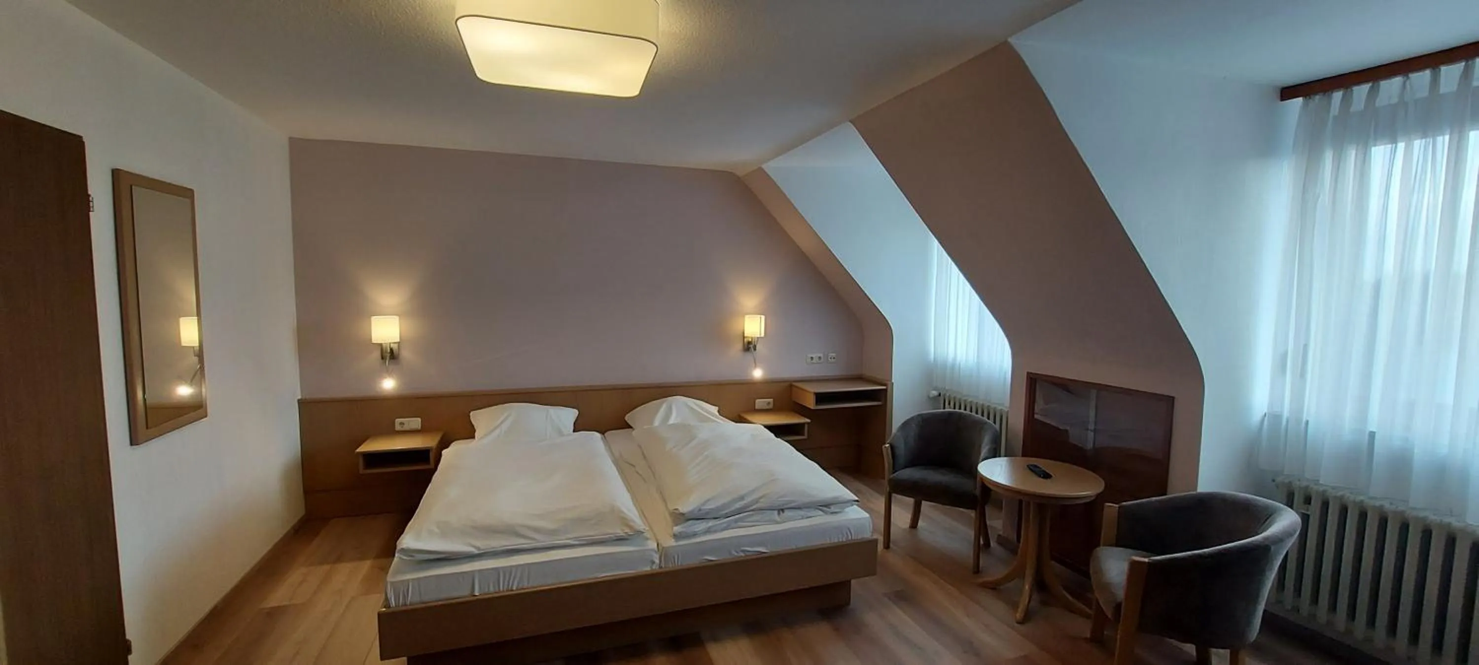 Bedroom, Bed in Hotel Astoria