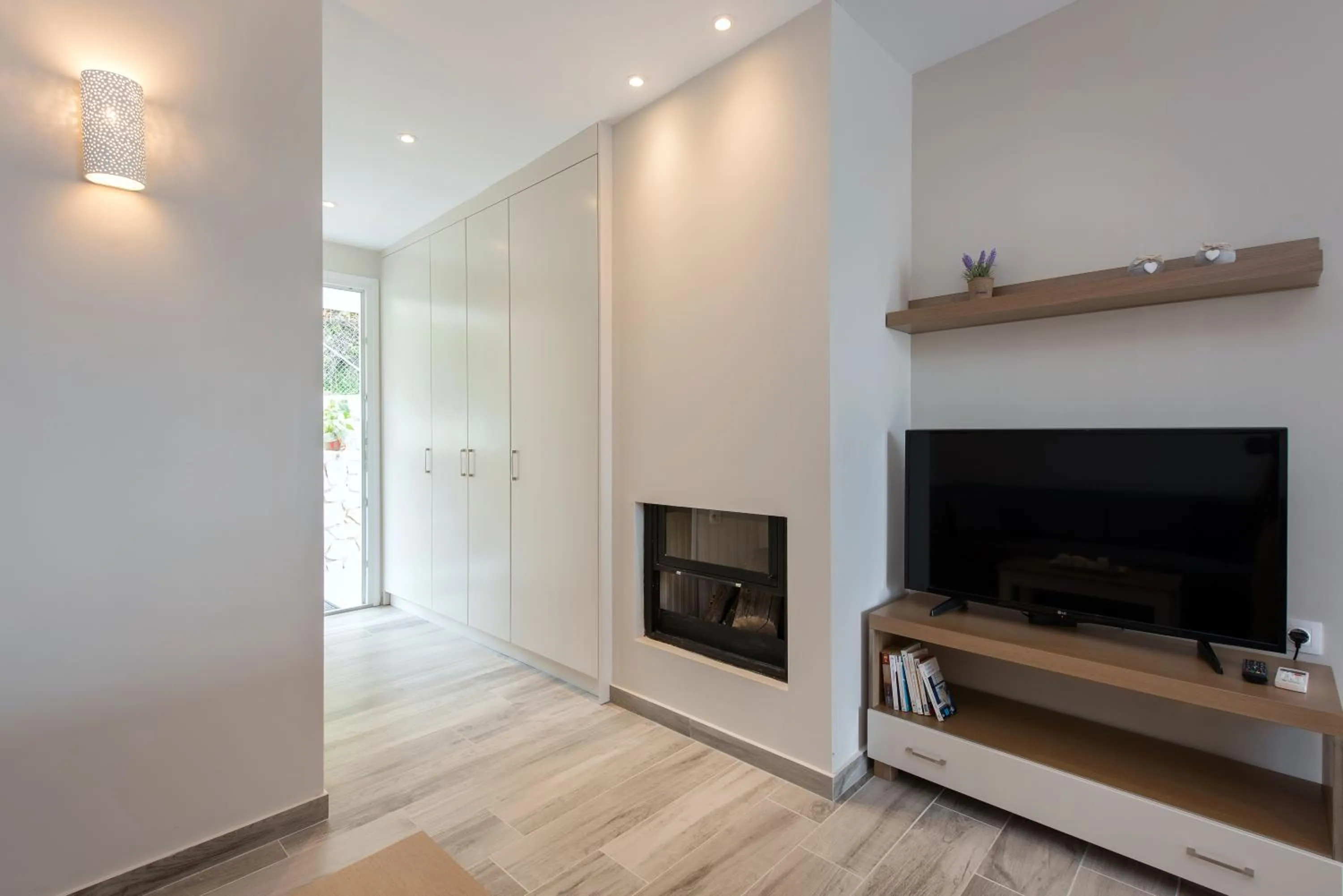 TV and multimedia in Anita Village