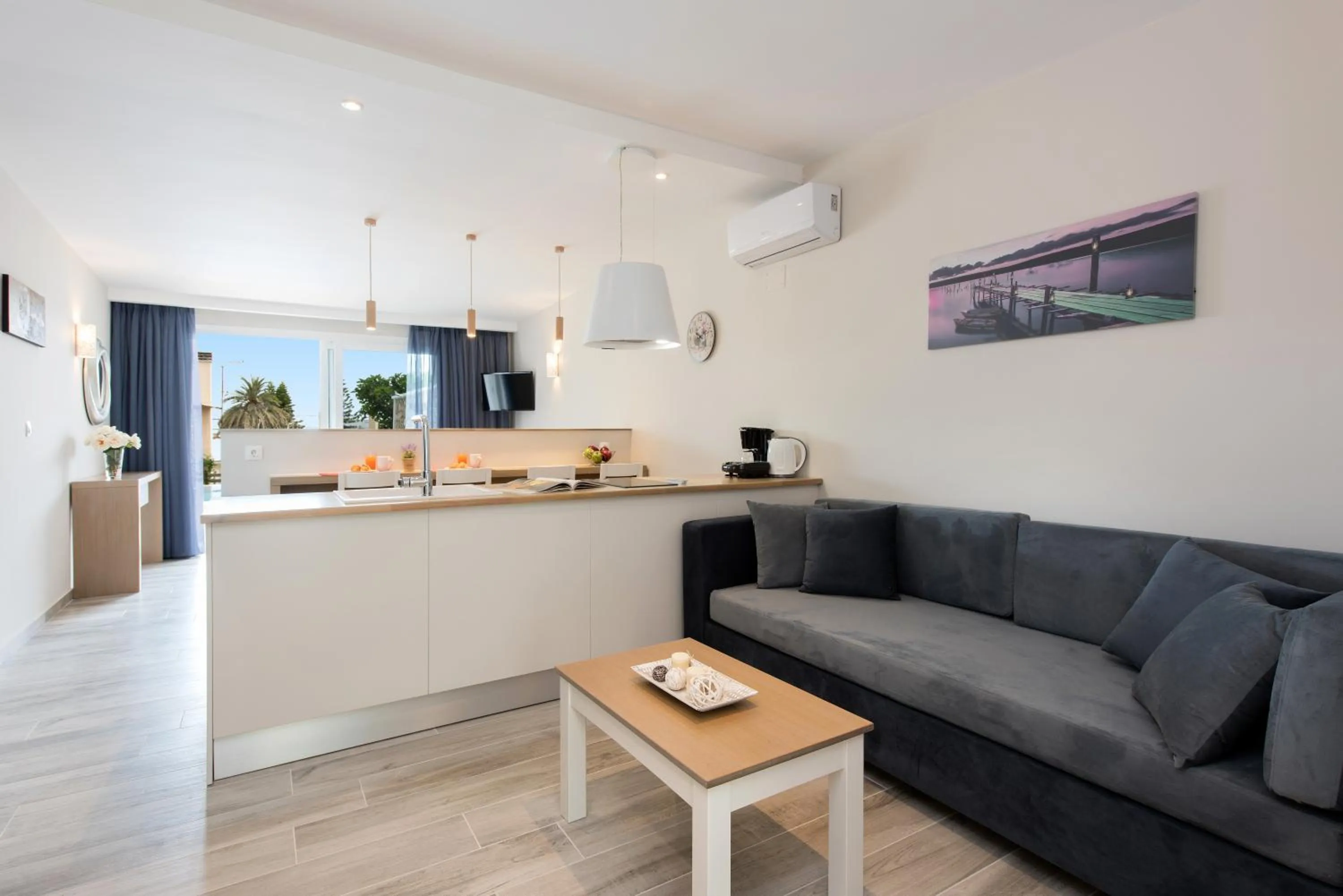 Photo of the whole room in Anita Village