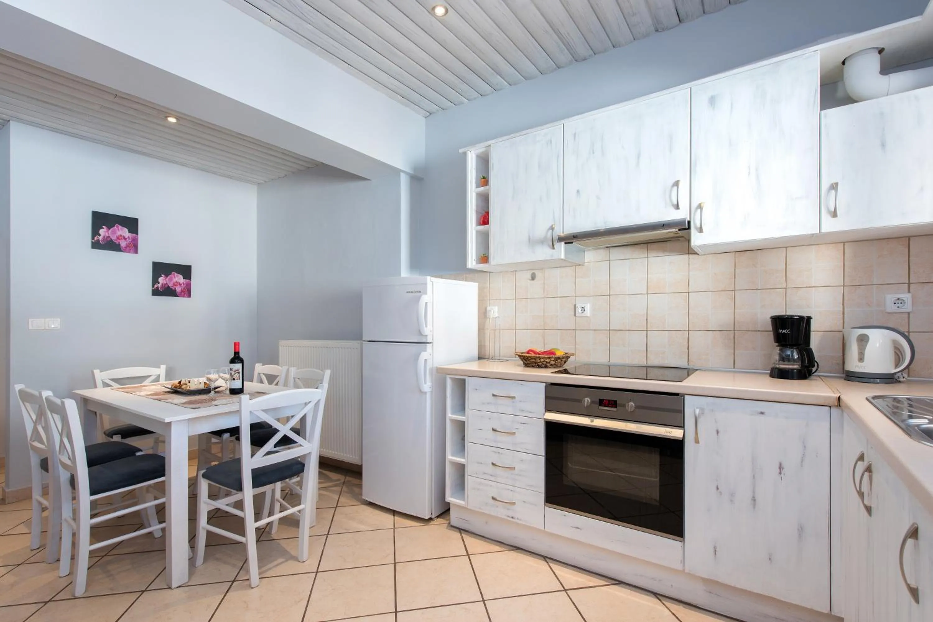 Coffee/tea facilities in Anita Village