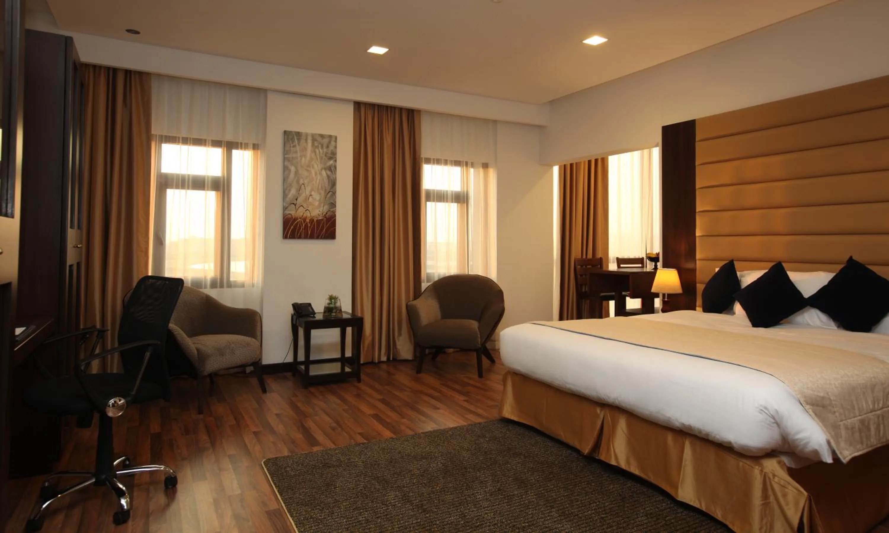 Day, Bed in Golden Tulip Al Khobar Suites