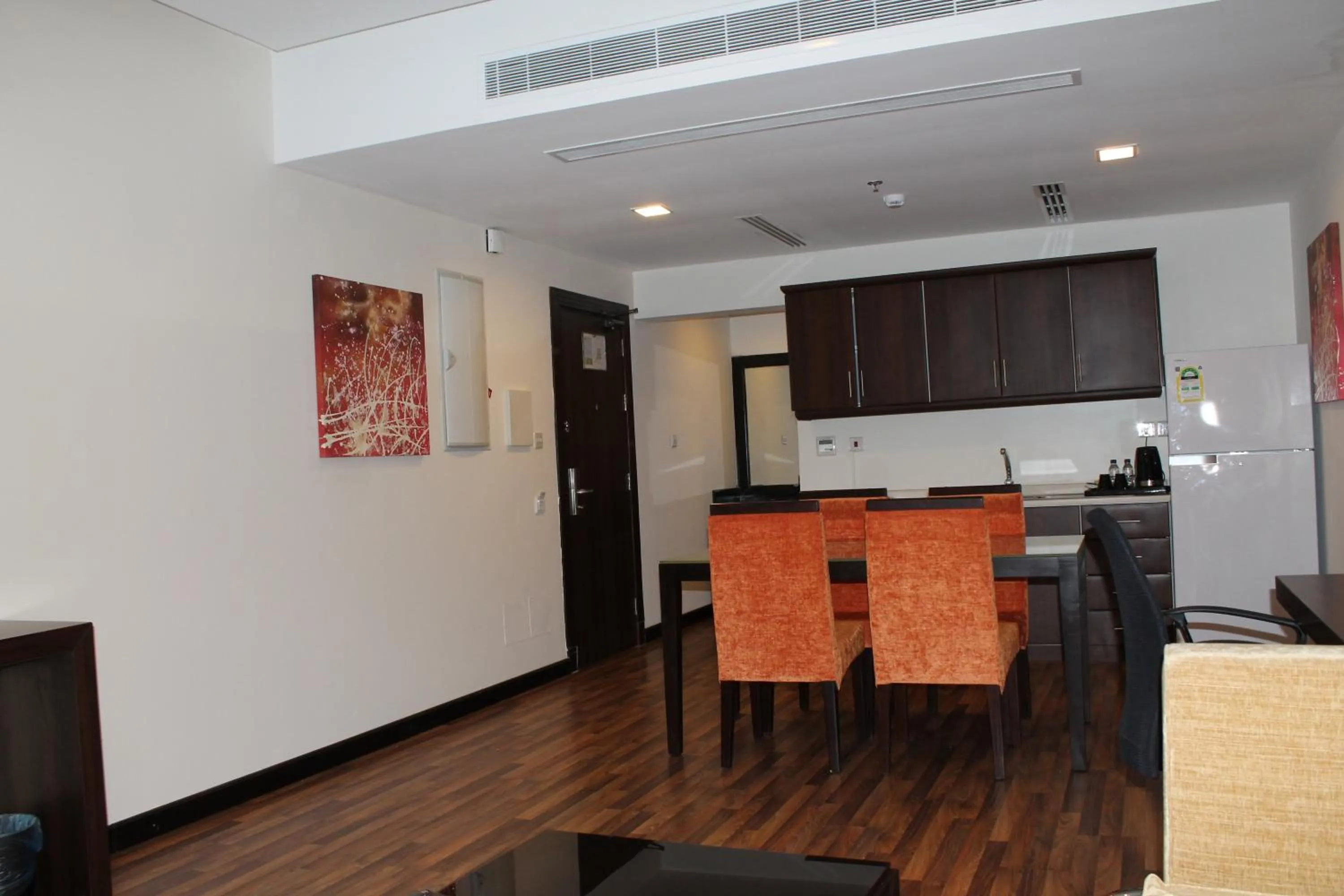 Dining area in Golden Tulip Al Khobar Suites