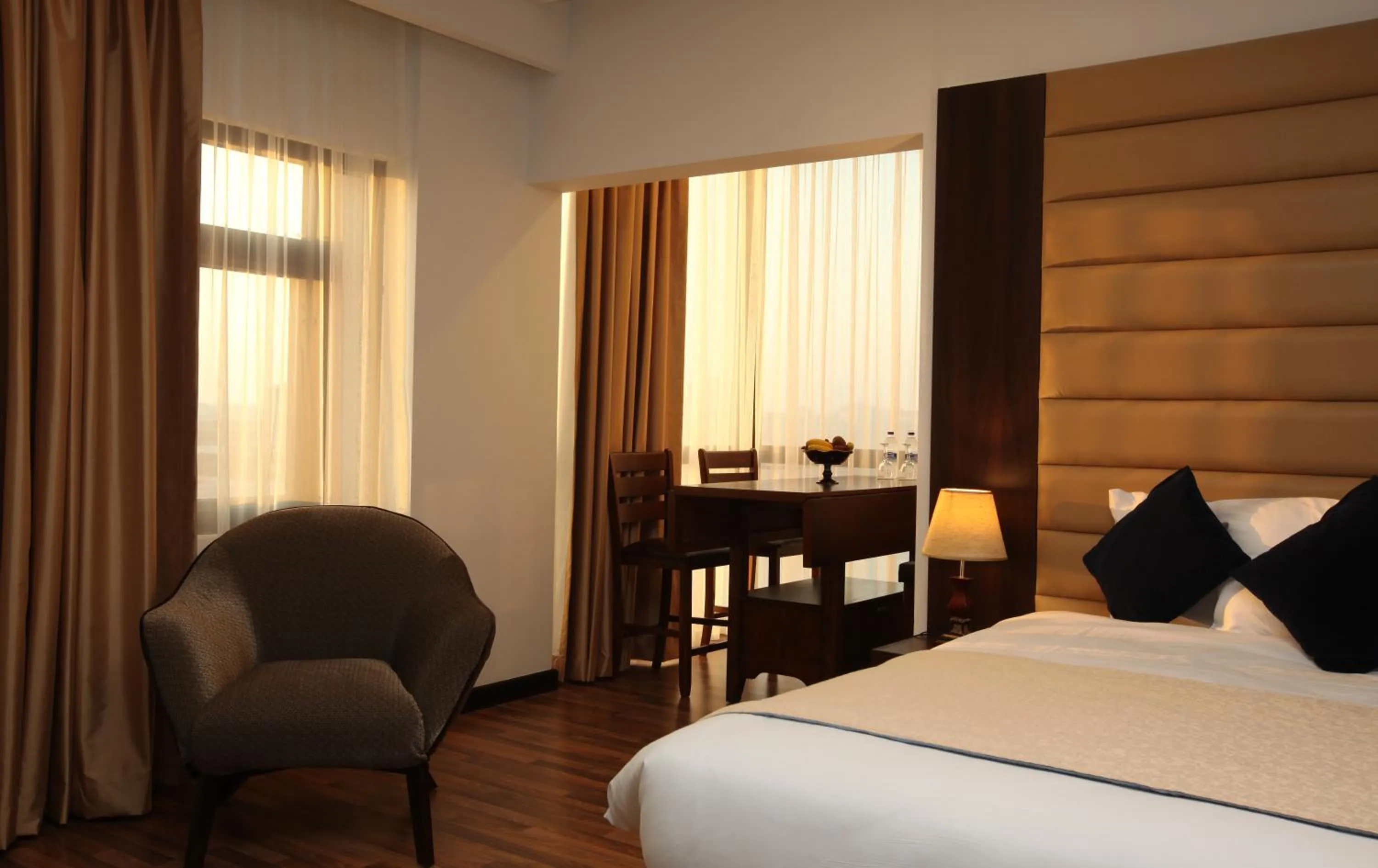 Day, Bed in Golden Tulip Al Khobar Suites