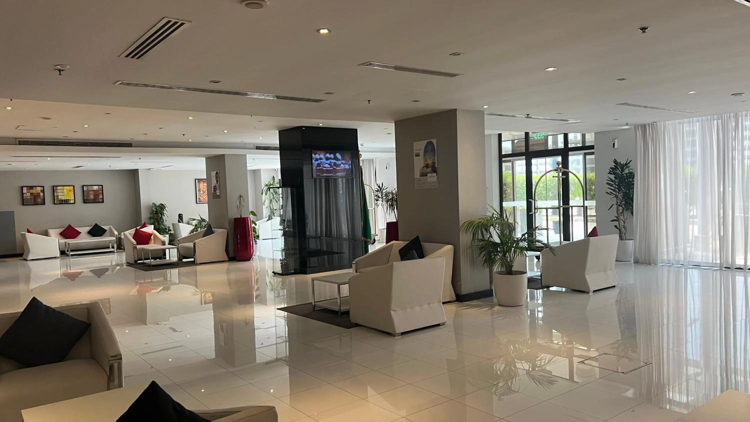 Golden Tulip Al Khobar Suites