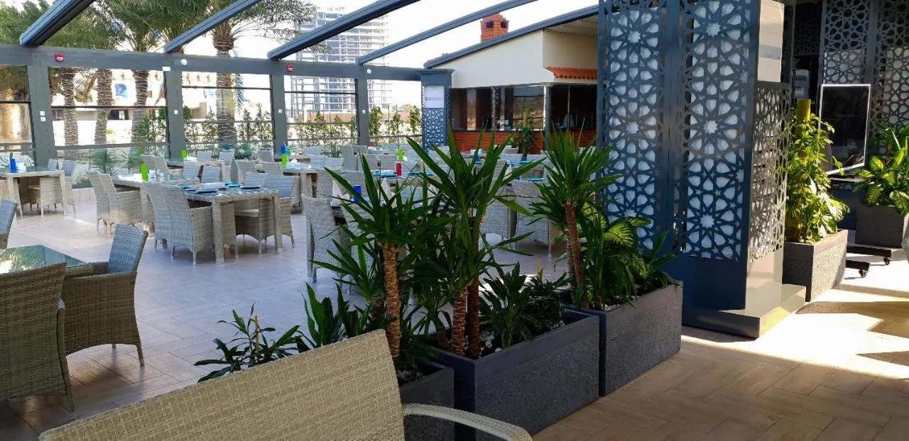 Restaurant/places to eat in Golden Tulip Al Khobar Suites