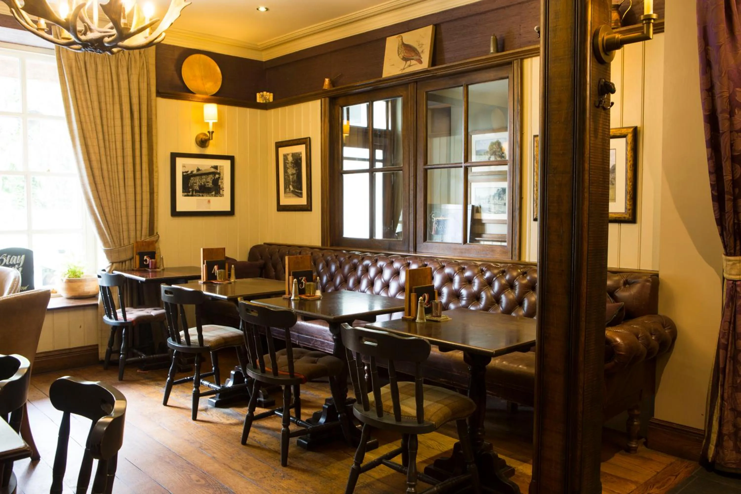 Lounge or bar in Saracens Head