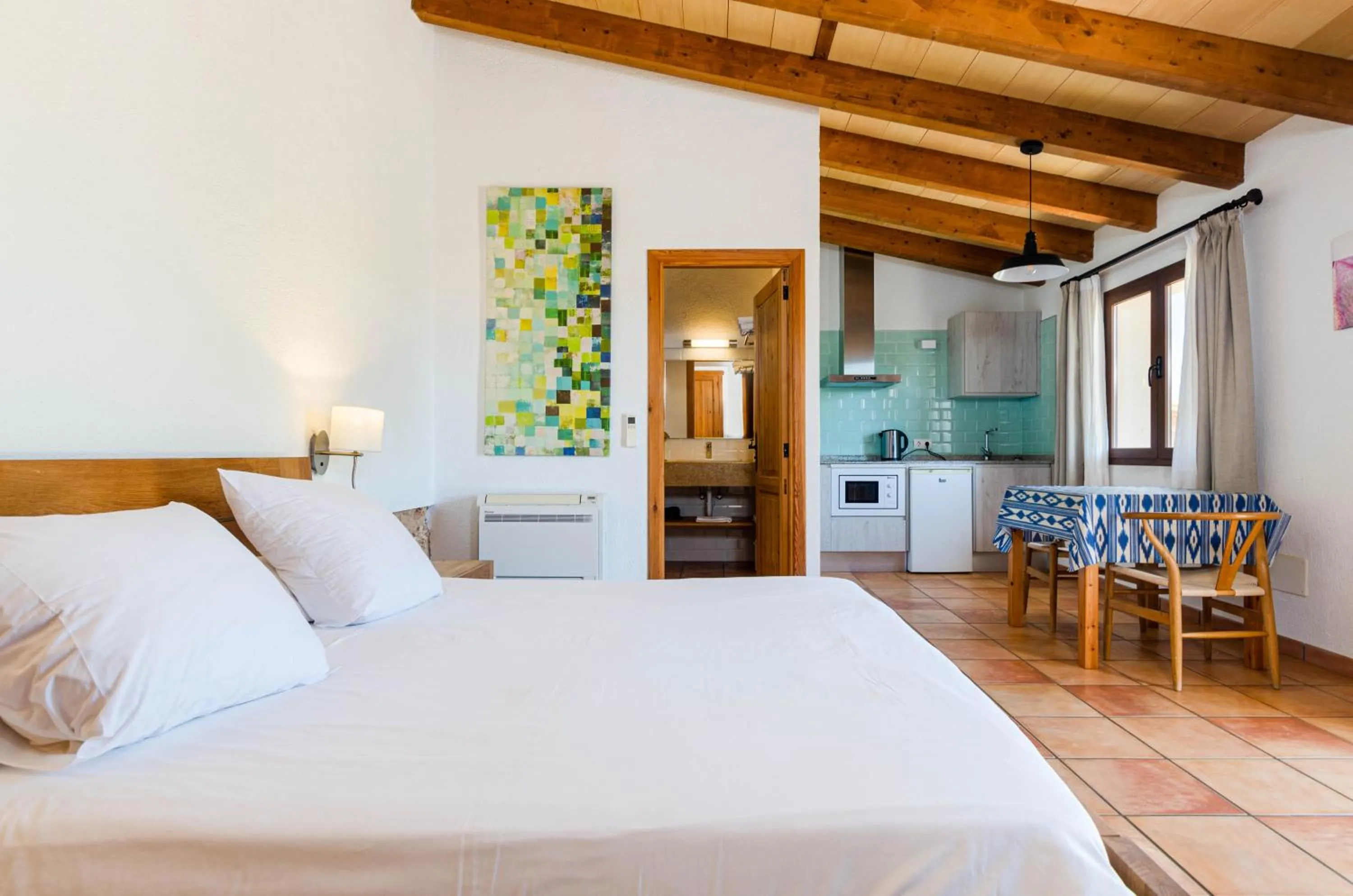 Kitchen or kitchenette, Bed in Can Porretí Agroturisme