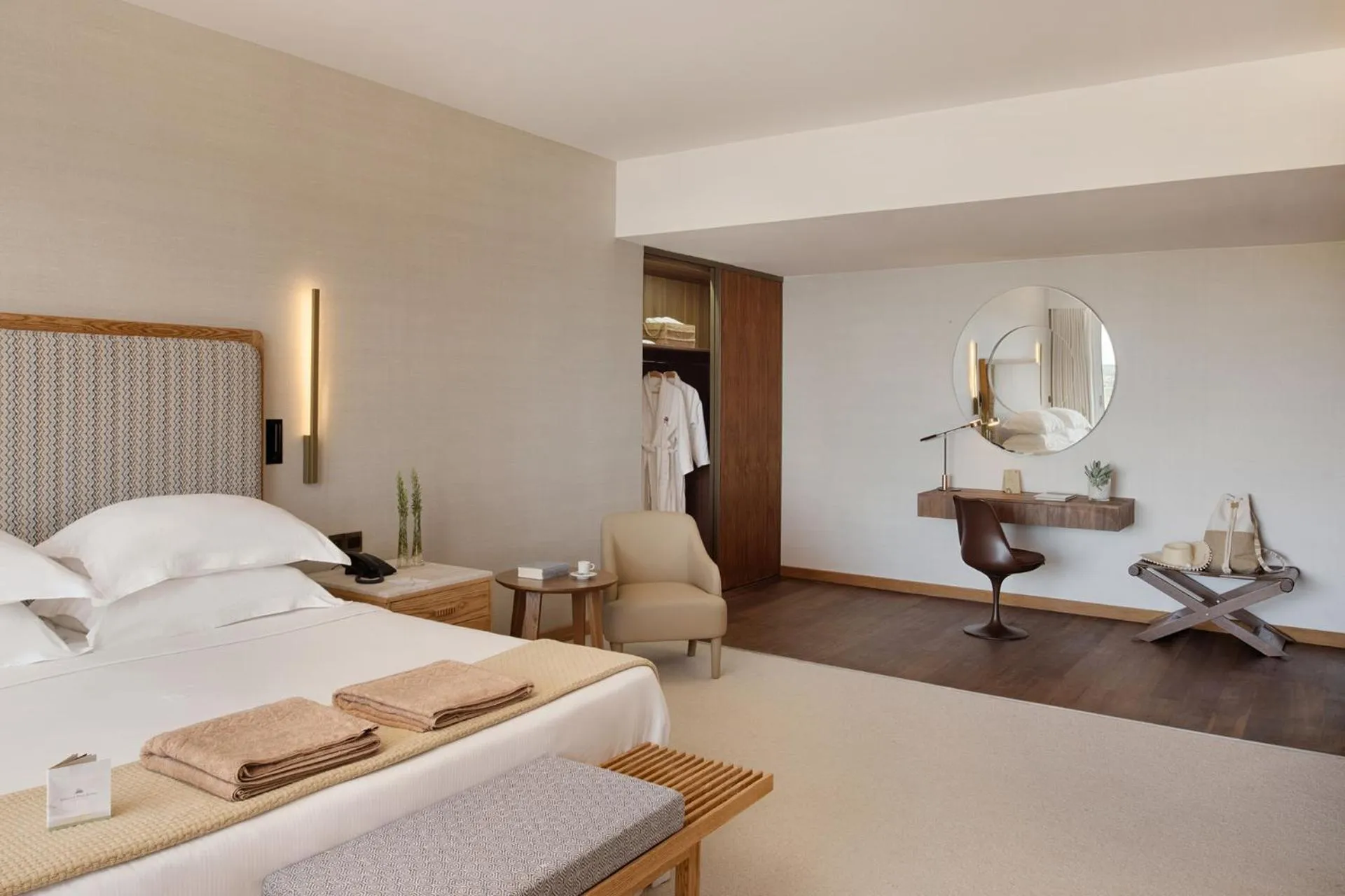 Bedroom, Bed in Grecian Park