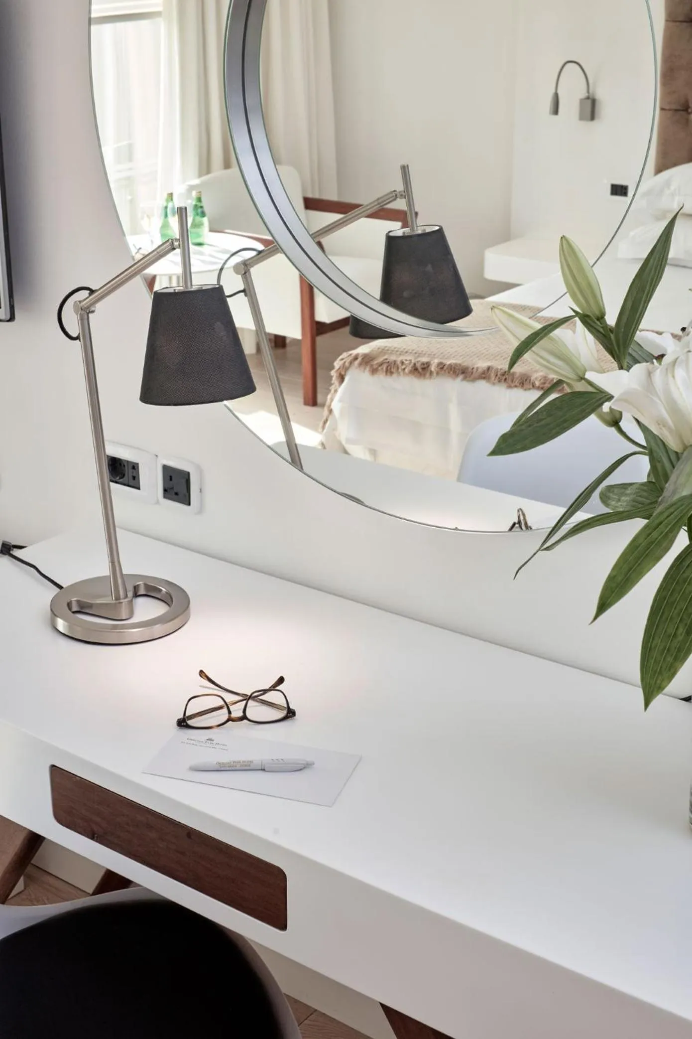 Decorative detail in Grecian Park