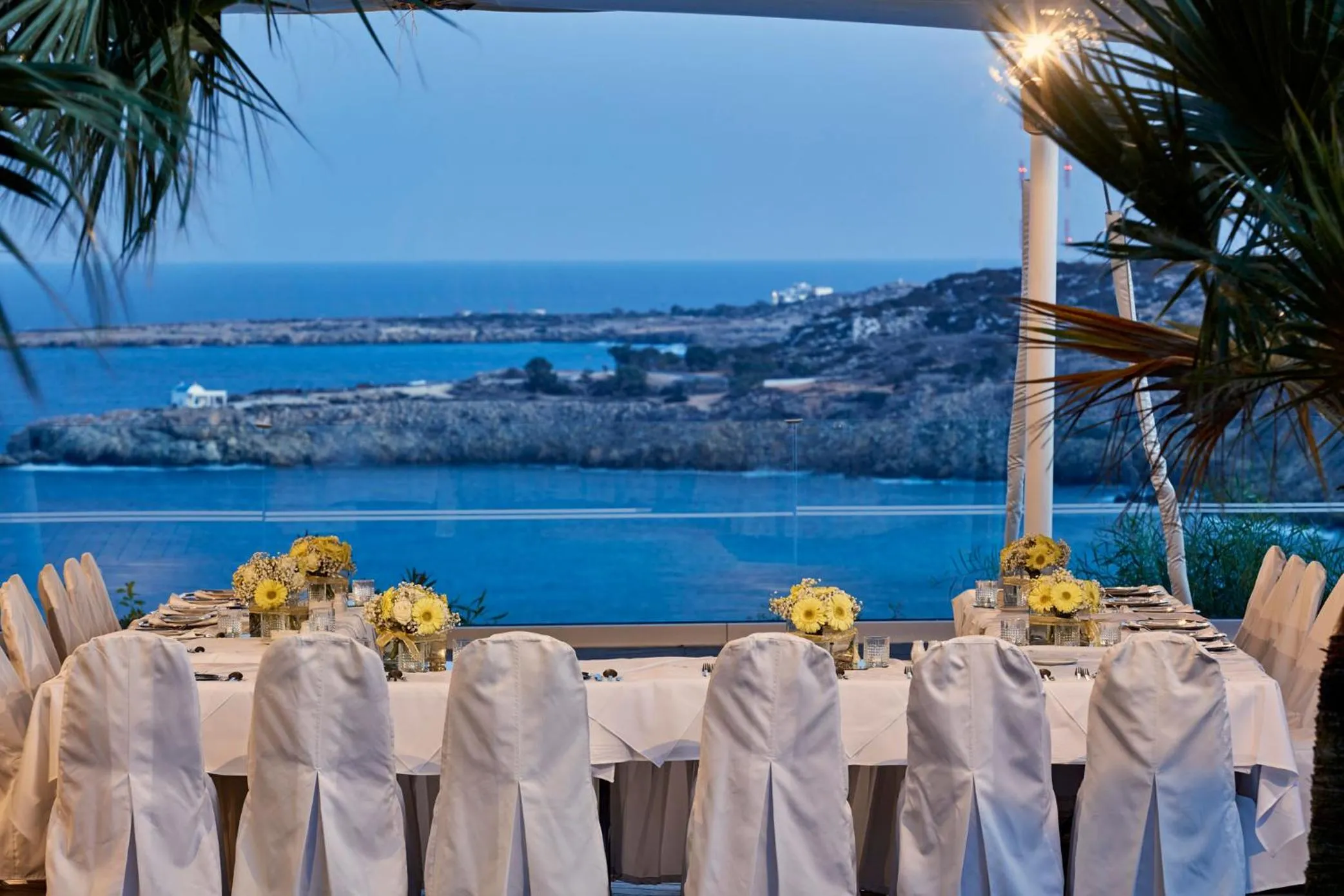 Evening entertainment in Grecian Park