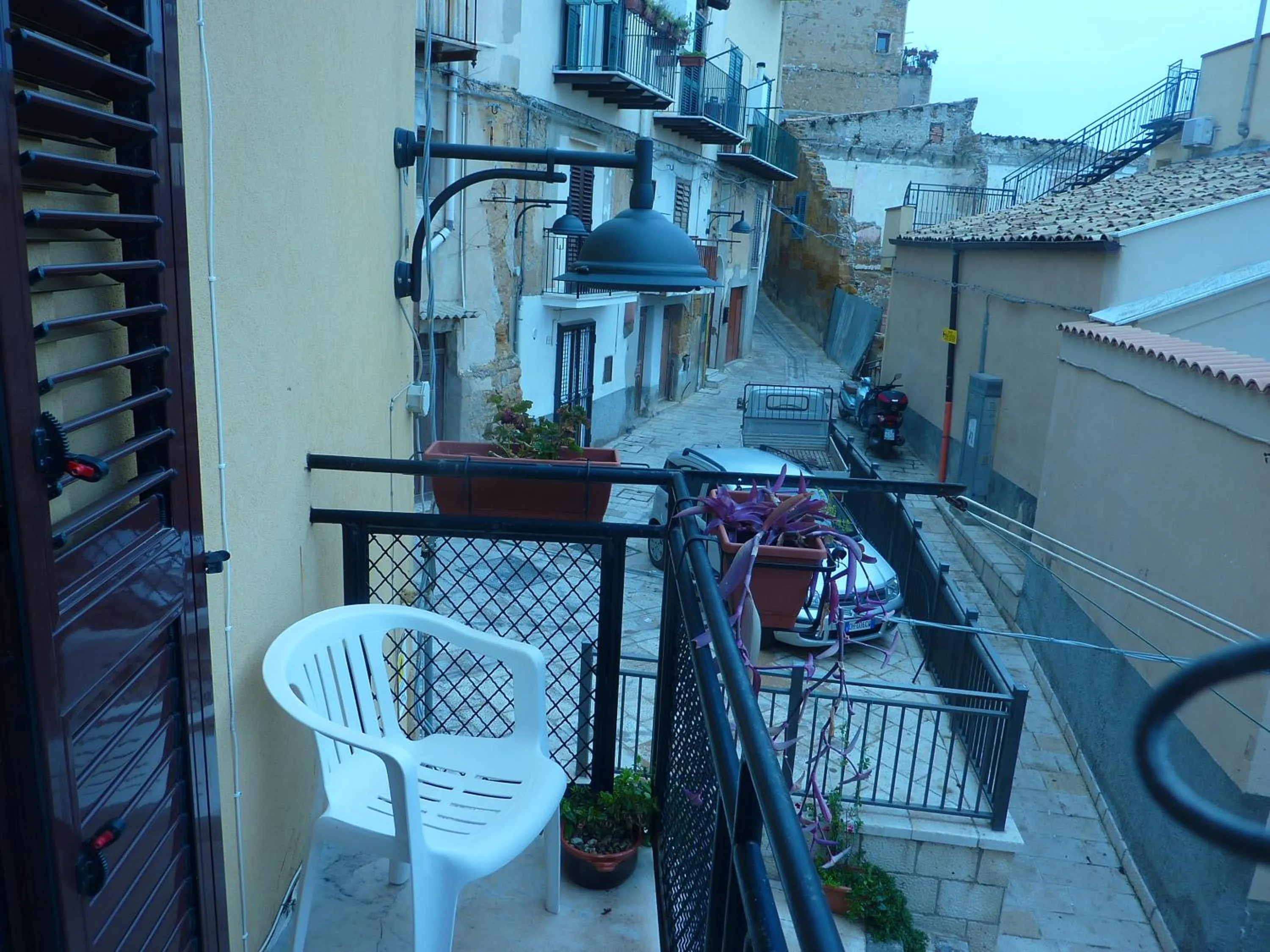 Quiet street view in Duomo Rent Room & Flat