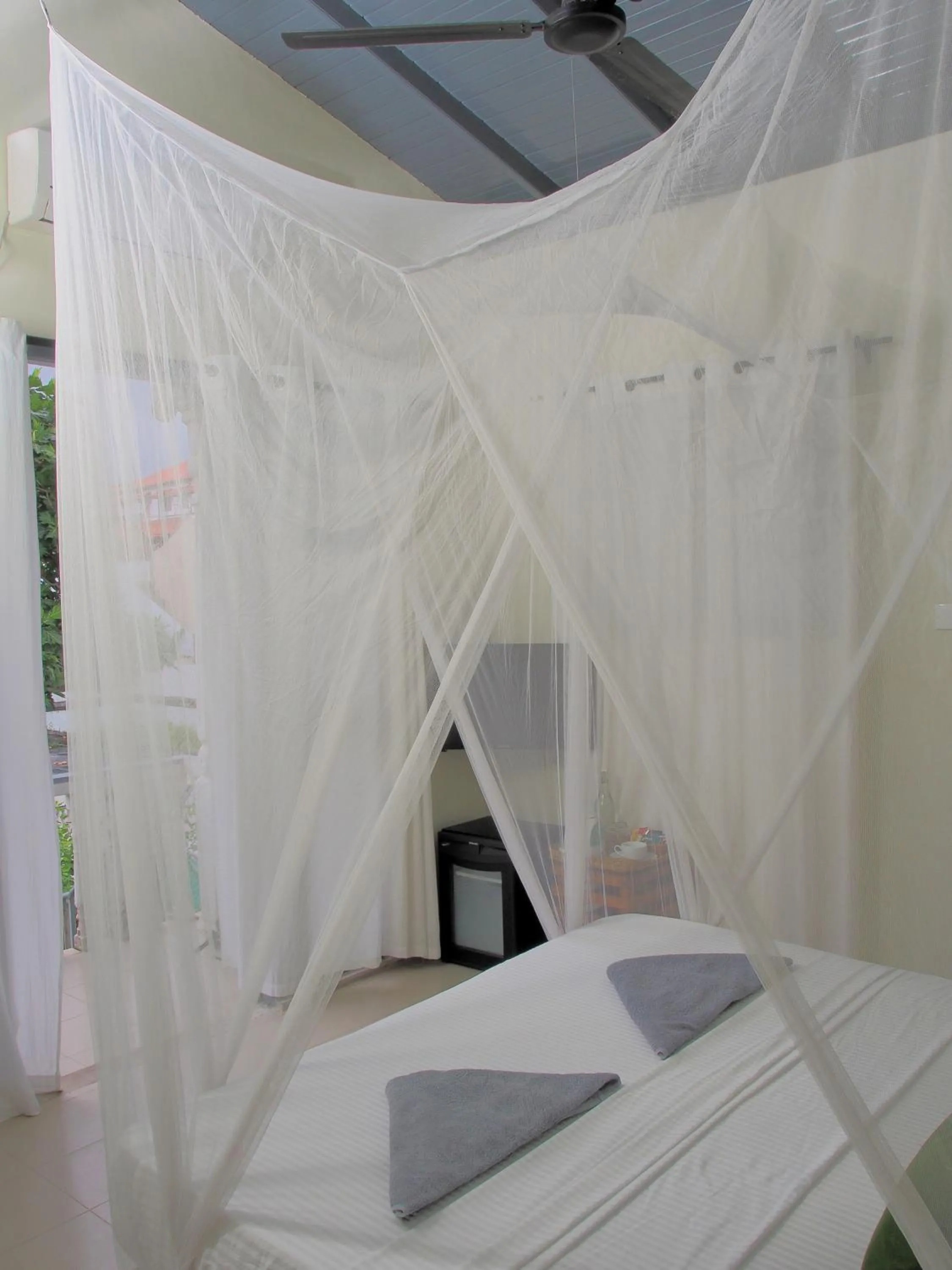 Bed in Secret Garden Galle Fort