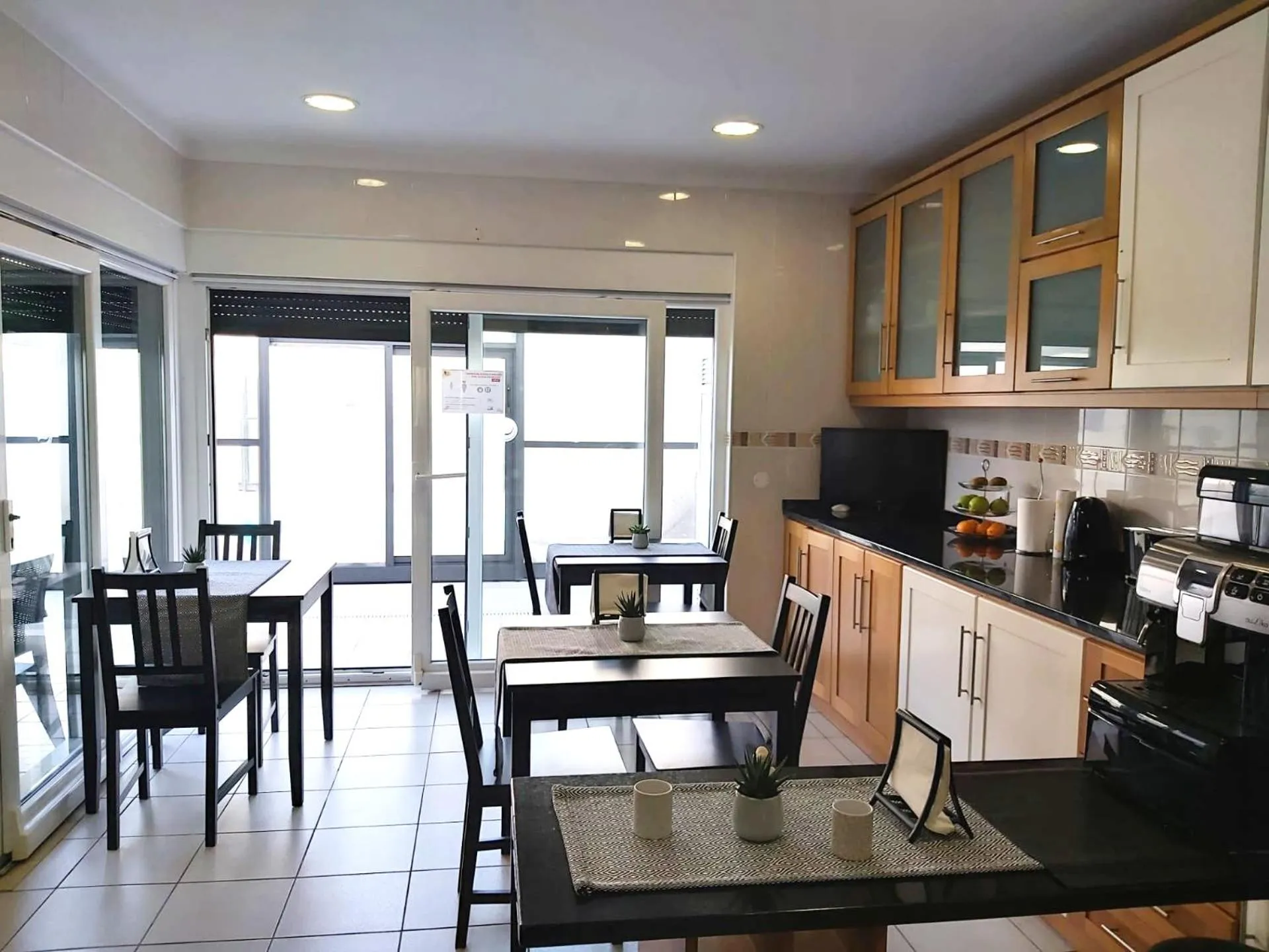 Communal kitchen in Milfontes Guest House - Duna Parque Resorts & Hotels