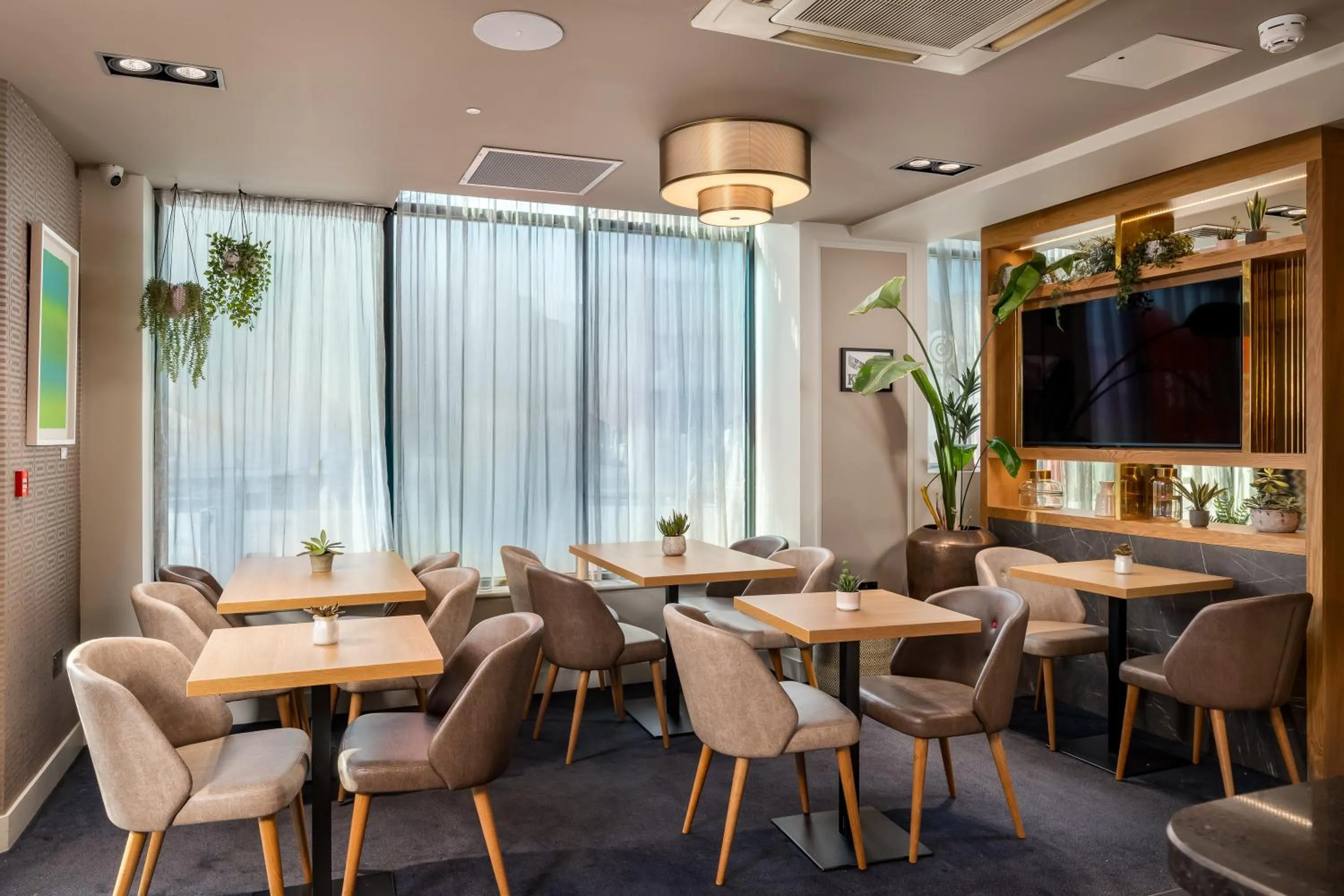 Lounge or bar in Point A Hotel London Kings Cross – St Pancras