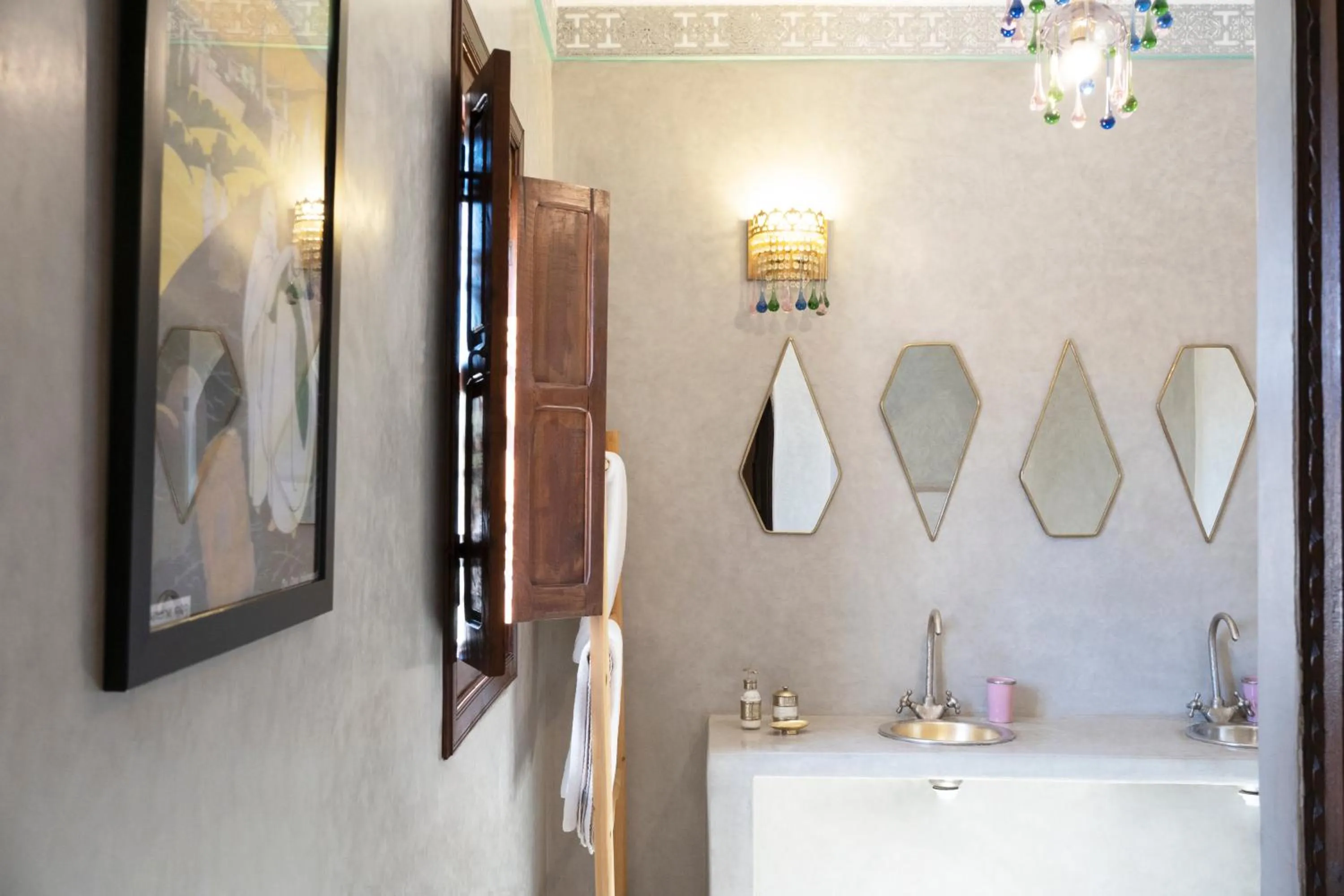 Shower in Riad Sashema