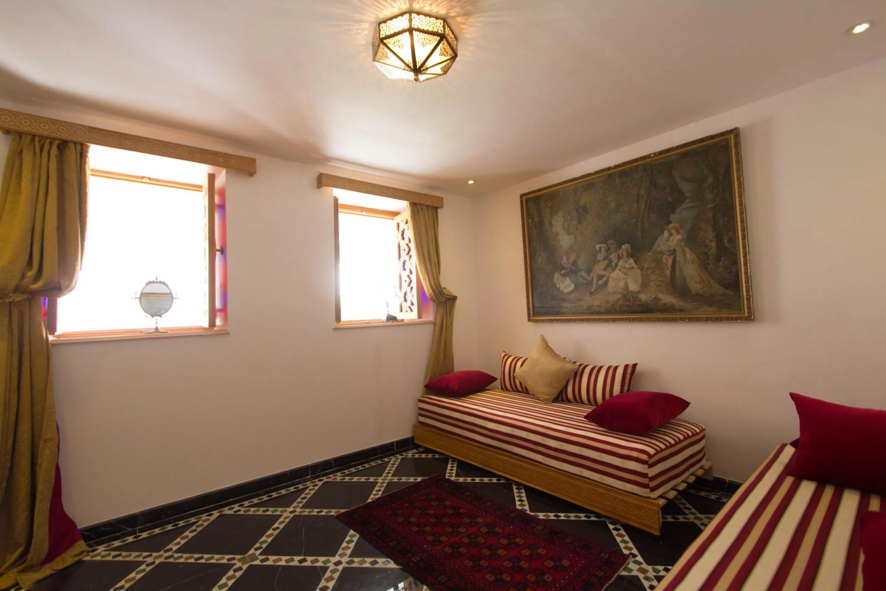 Living room, Bed in Riad Amor - Suite & Spa