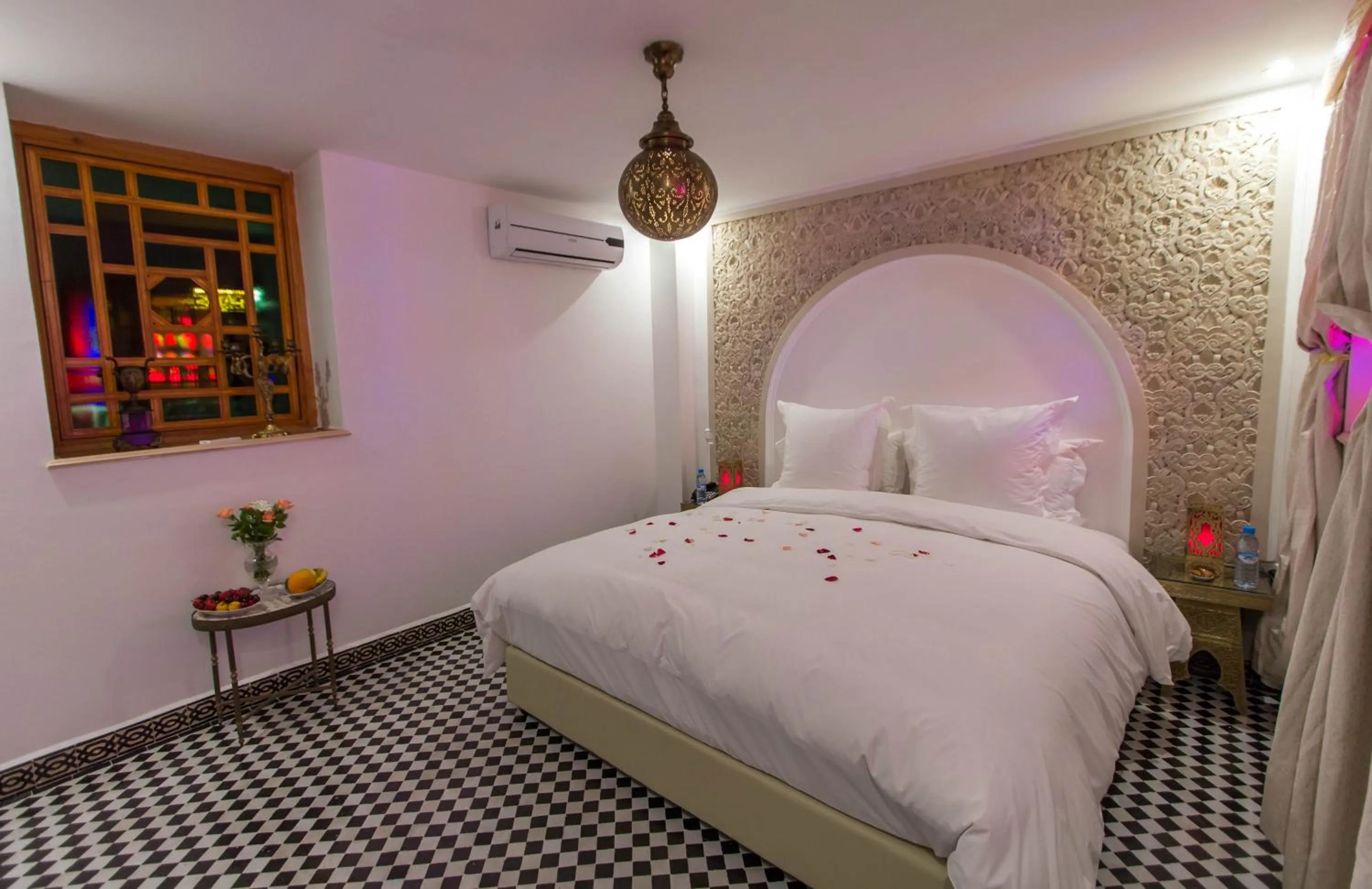 Bed in Riad Amor - Suite & Spa