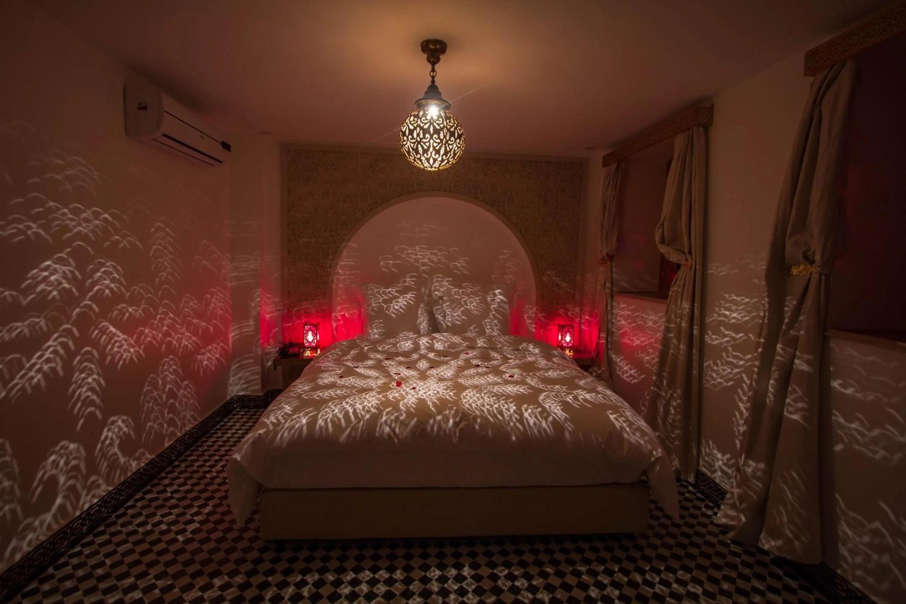 Bedroom, Bed in Riad Amor - Suite & Spa