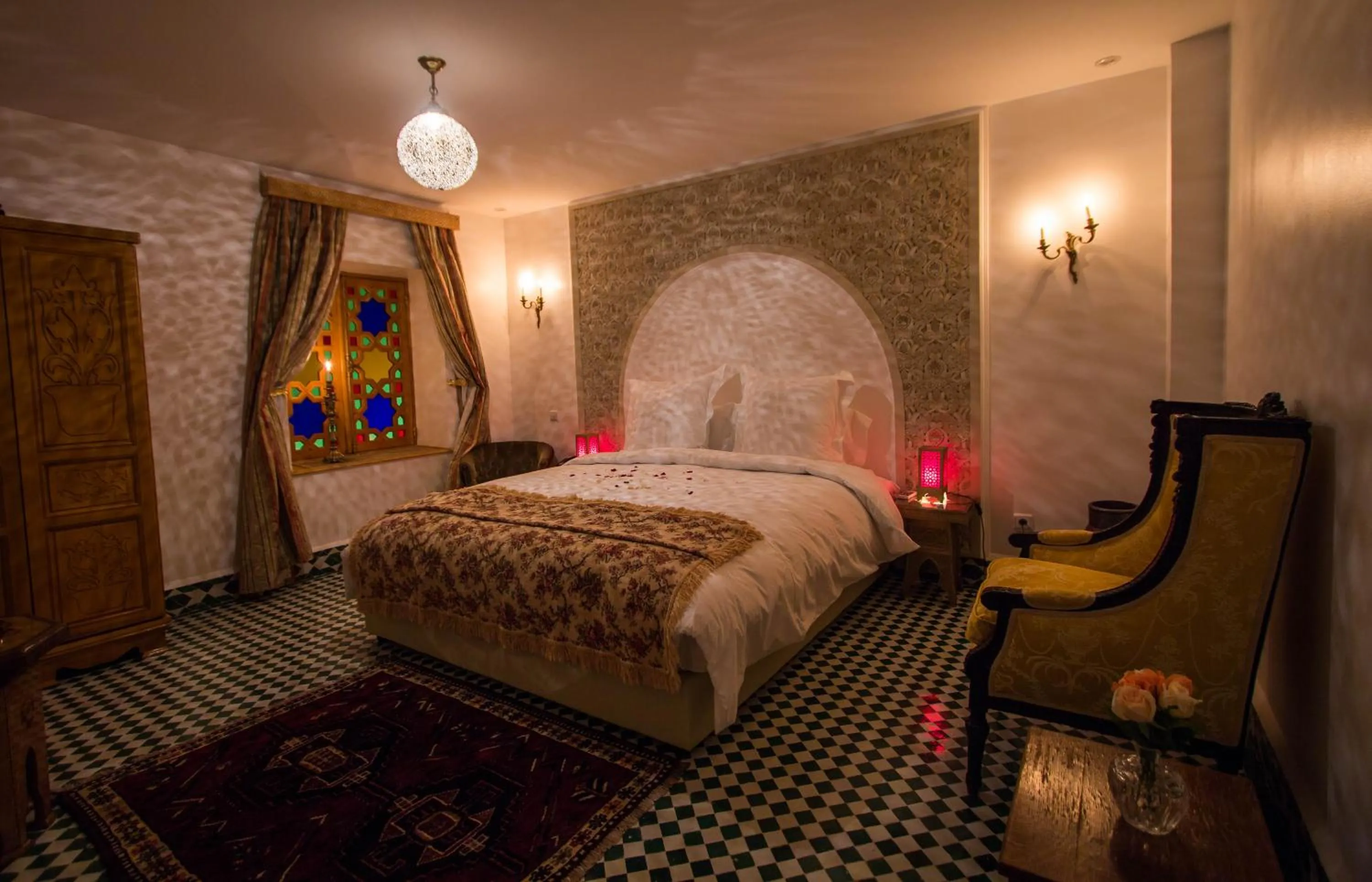 Bedroom, Bed in Riad Amor - Suite & Spa