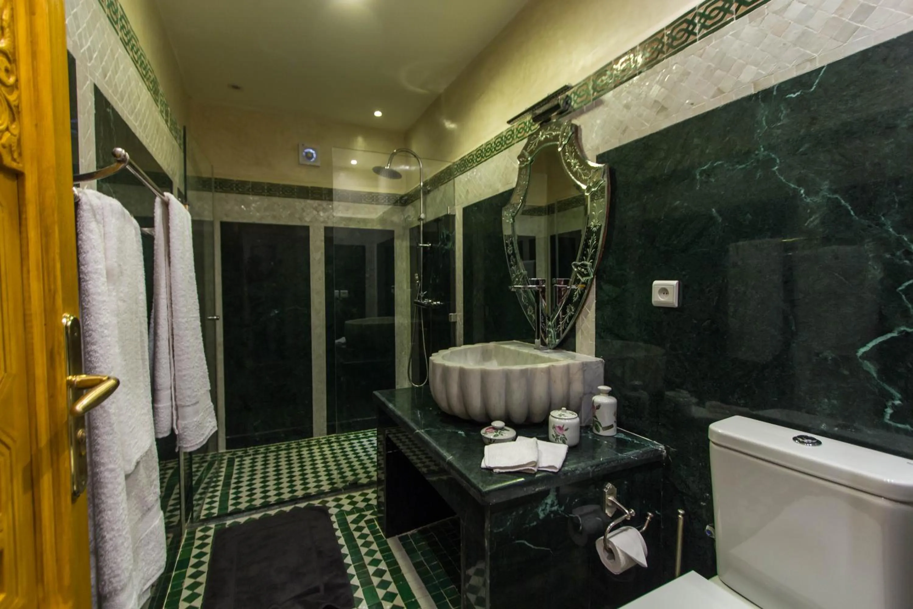 Bathroom in Riad Amor - Suite & Spa