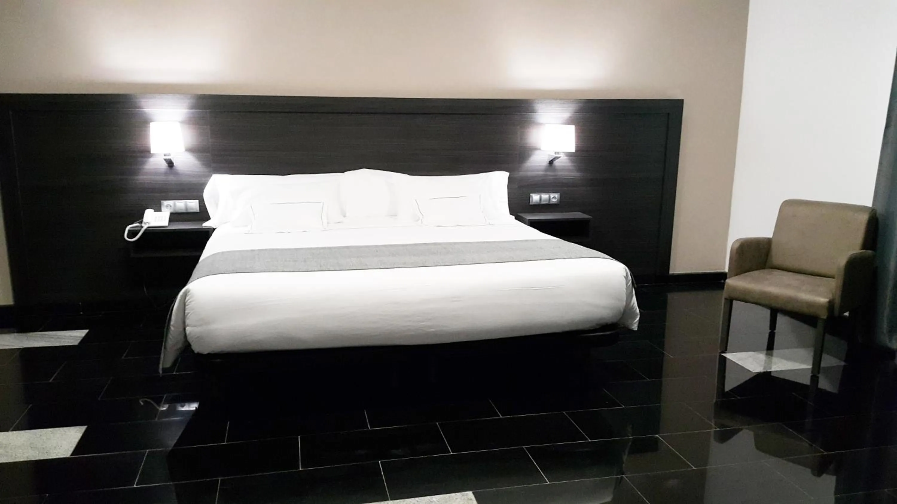 Bed in Hotel Tasiast