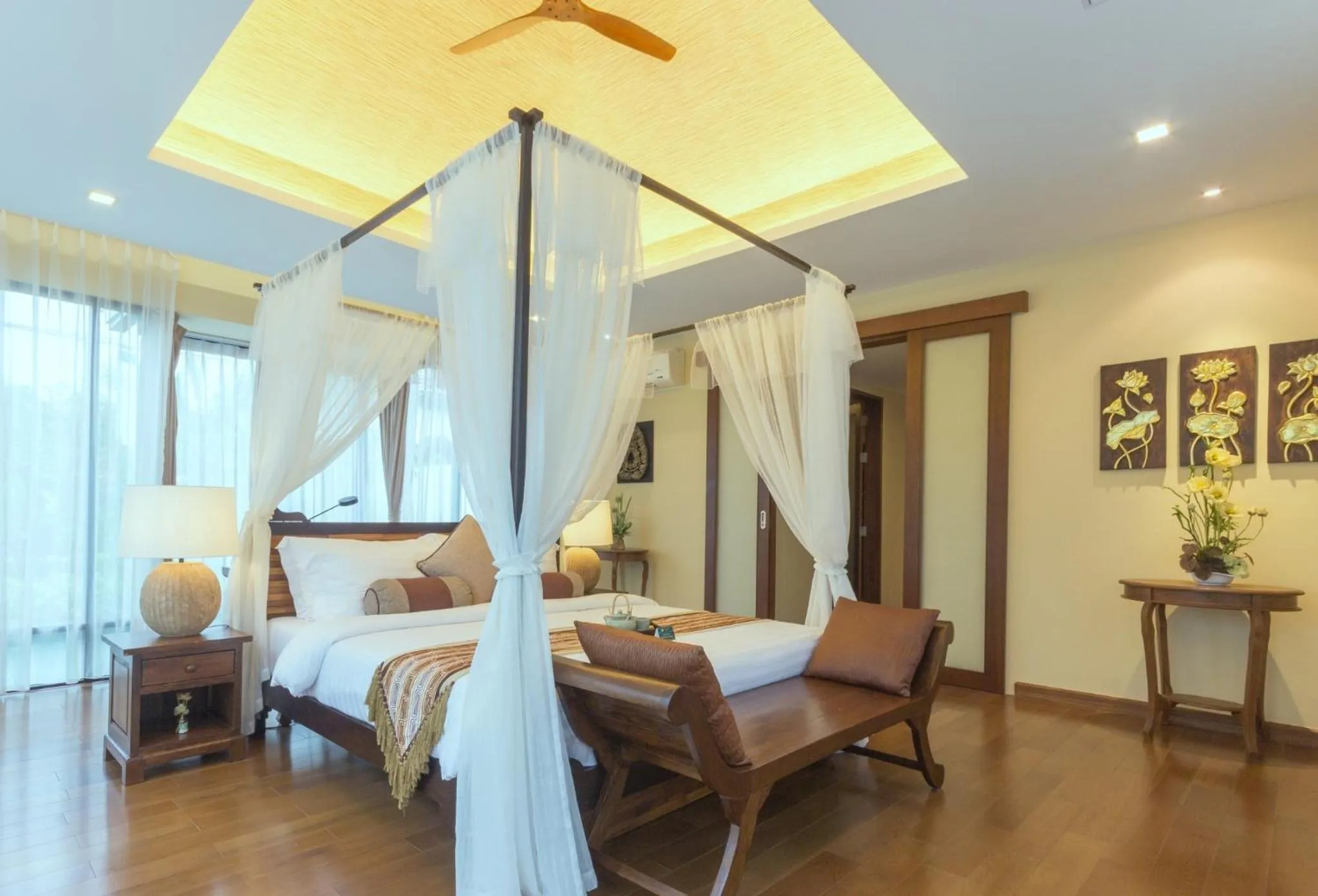 Bed in Ozone Villa Phuket