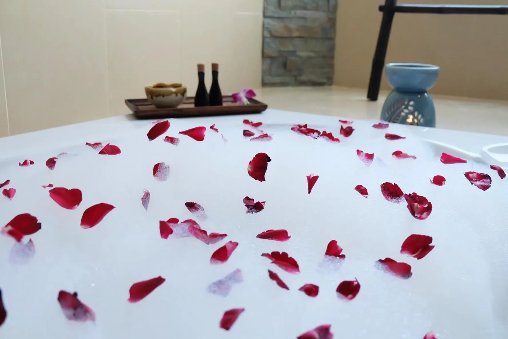 Bed in Ozone Villa Phuket