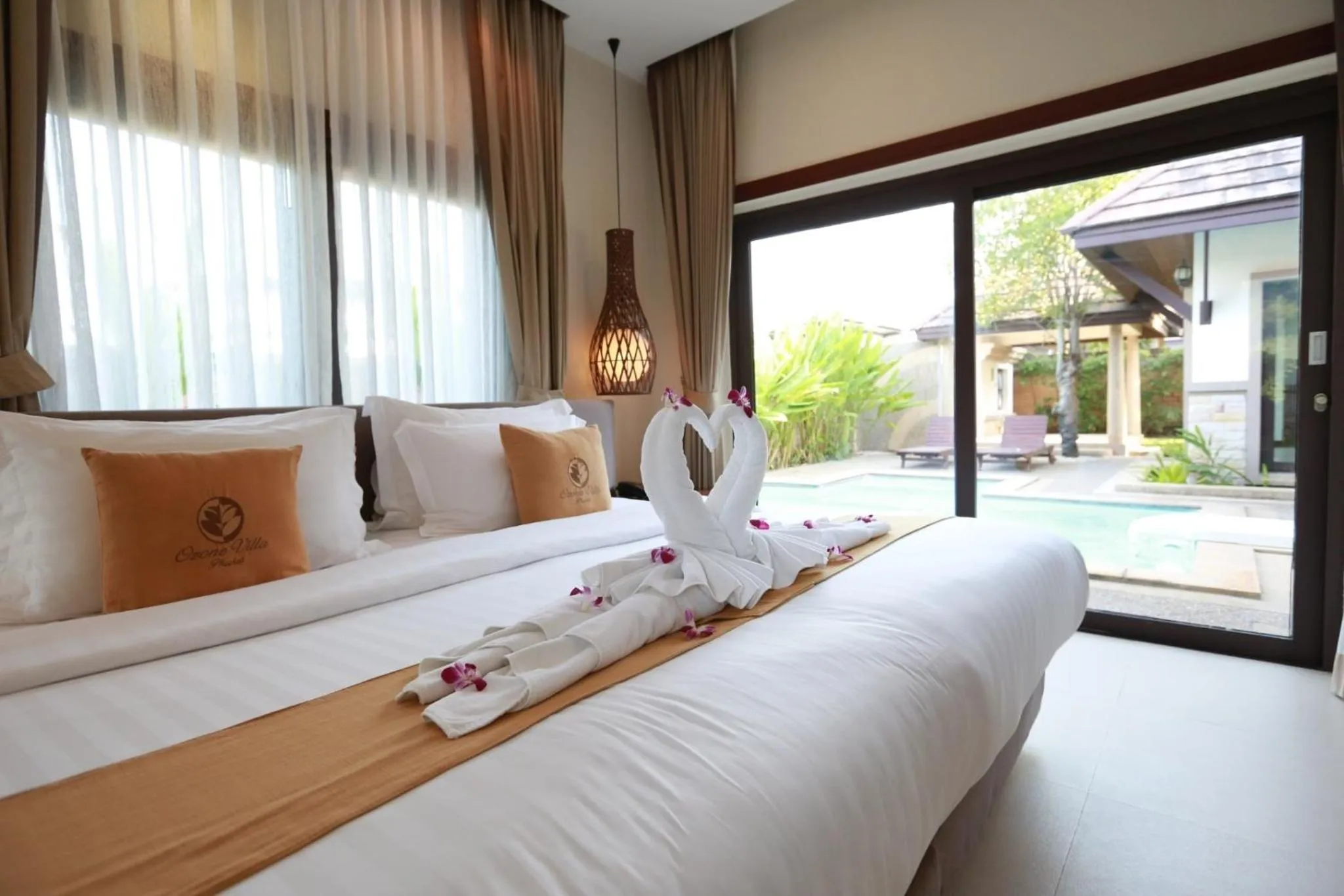 Bed in Ozone Villa Phuket