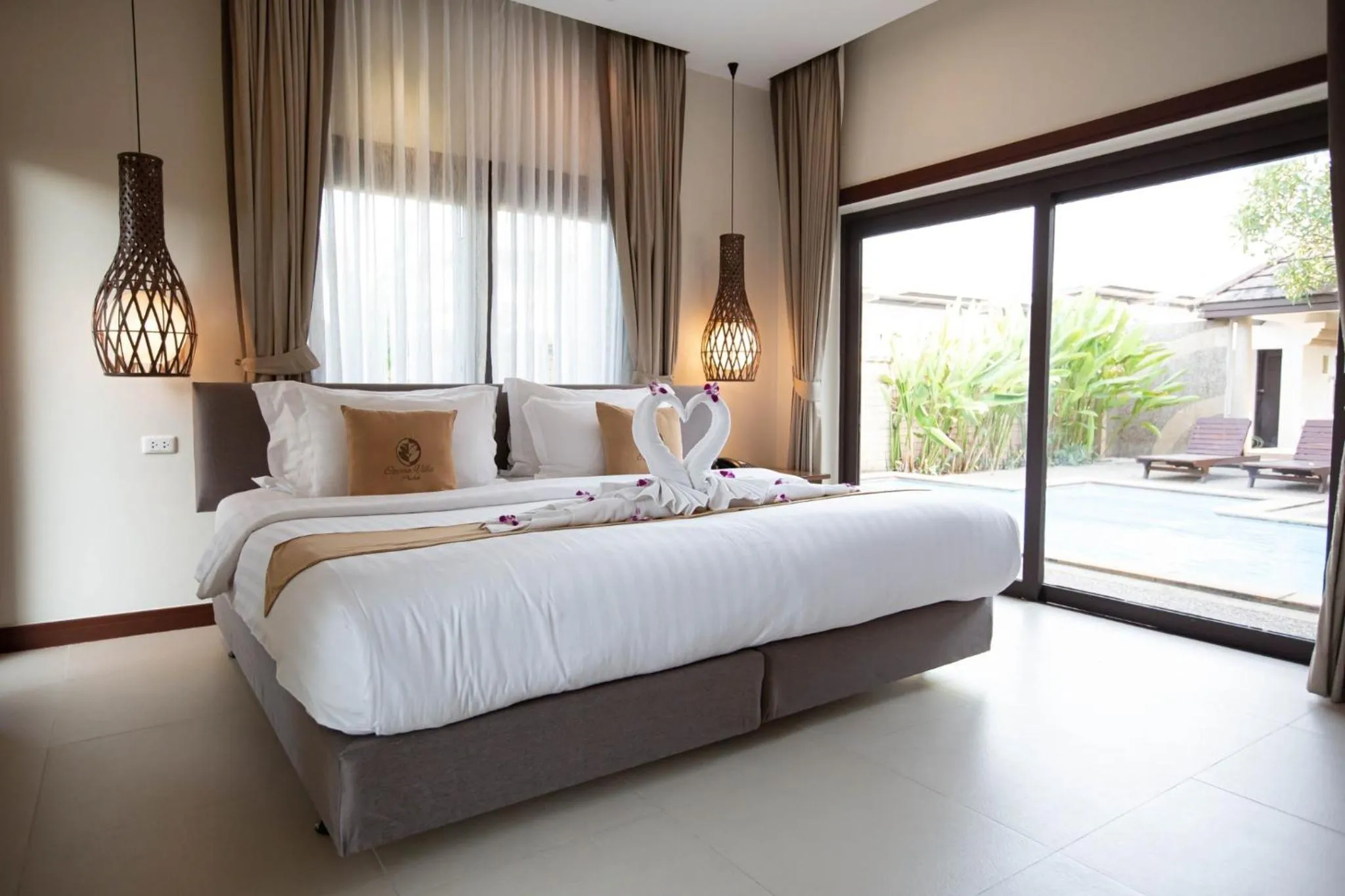 Bed in Ozone Villa Phuket