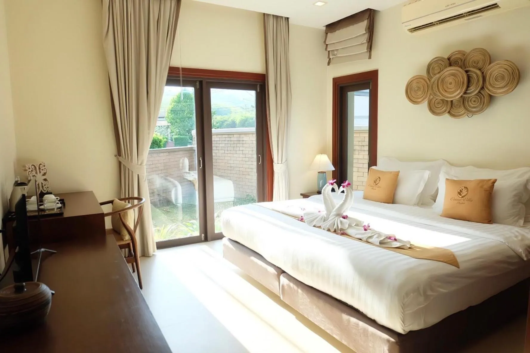 Bed in Ozone Villa Phuket