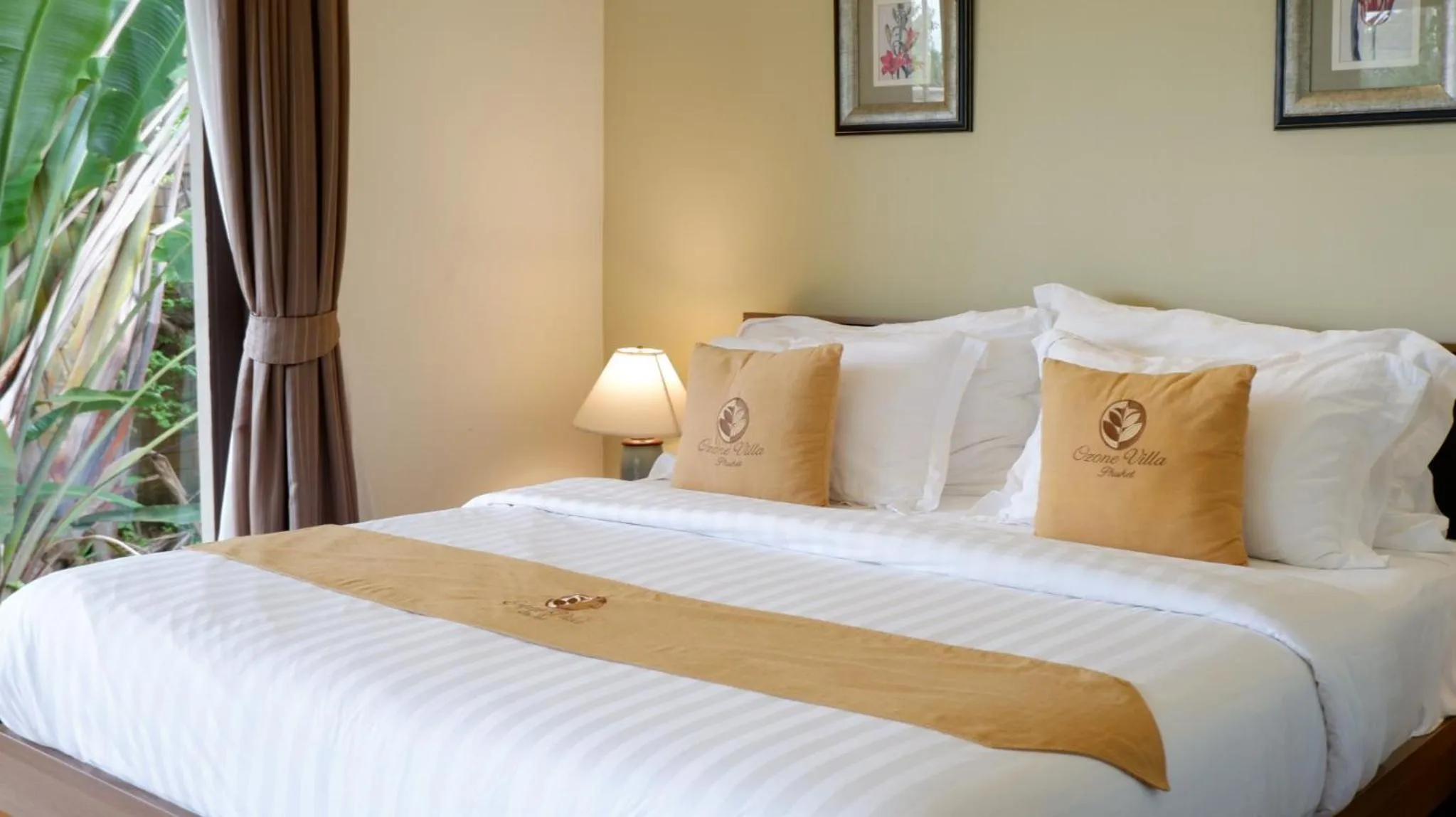 Bed in Ozone Villa Phuket