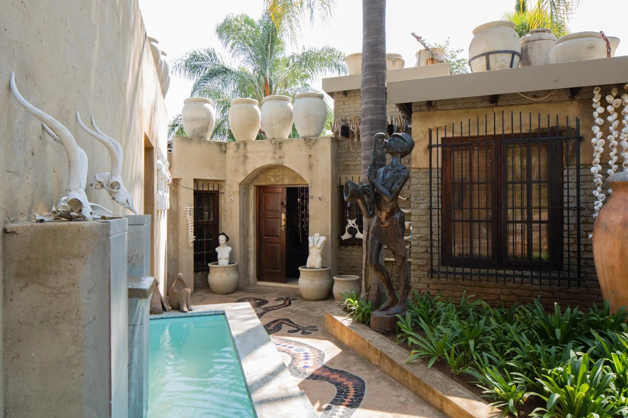 Facade/entrance in The Art Guesthouse