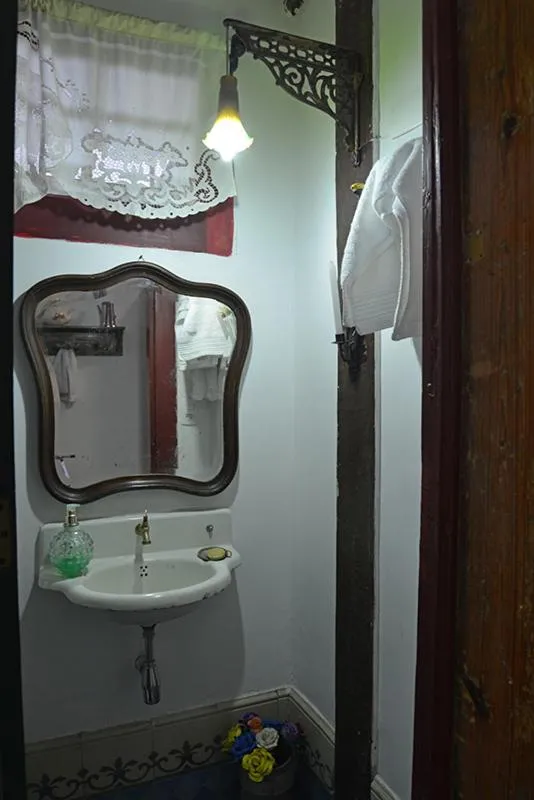 Toilet in Pousada Guignard