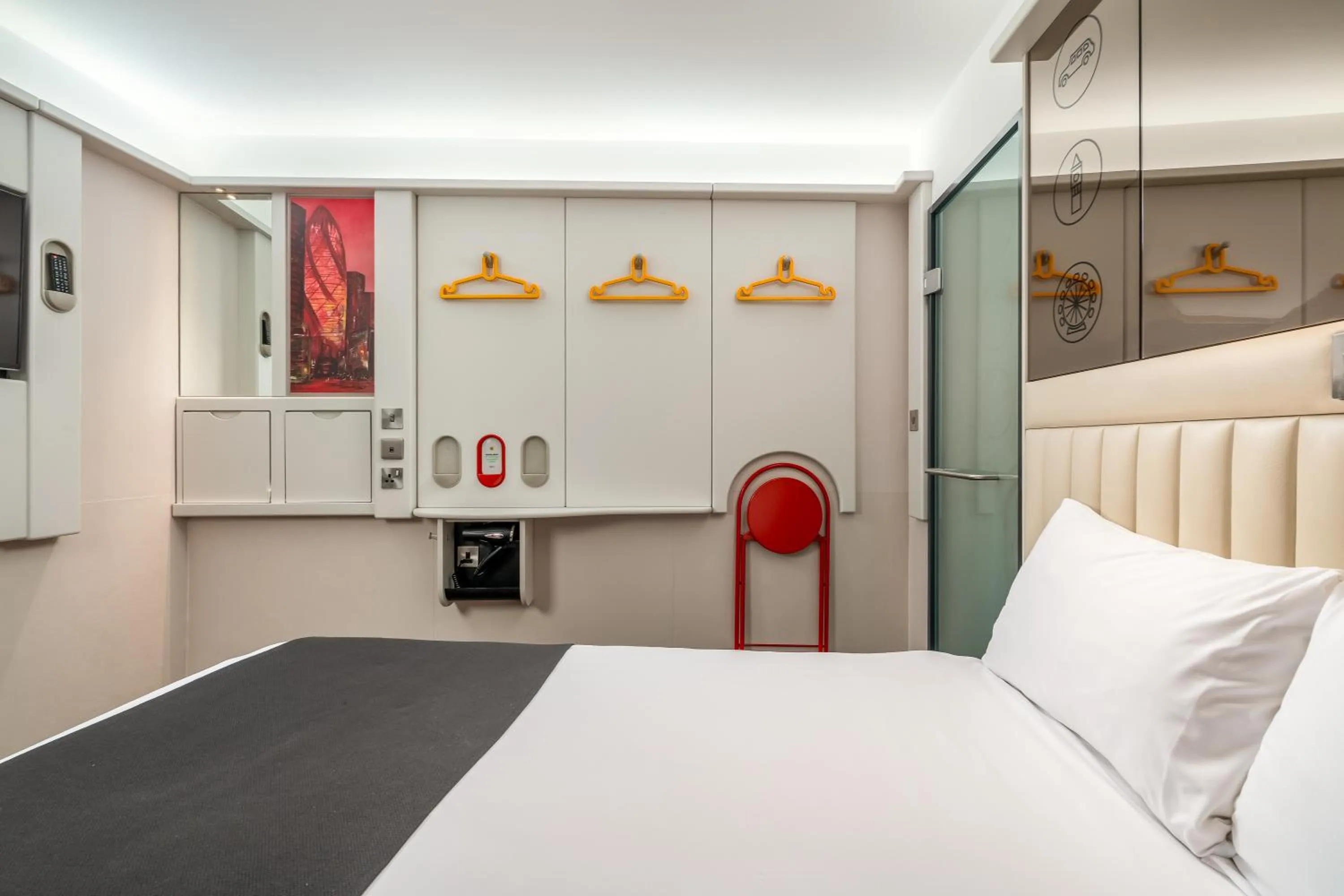 Bedroom, Bed in Point A London Liverpool Street