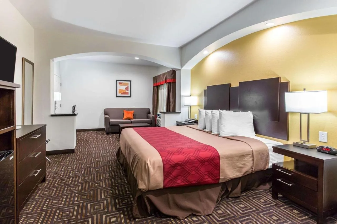 Bed in Scottish Inns & Suites Spring - Houston North