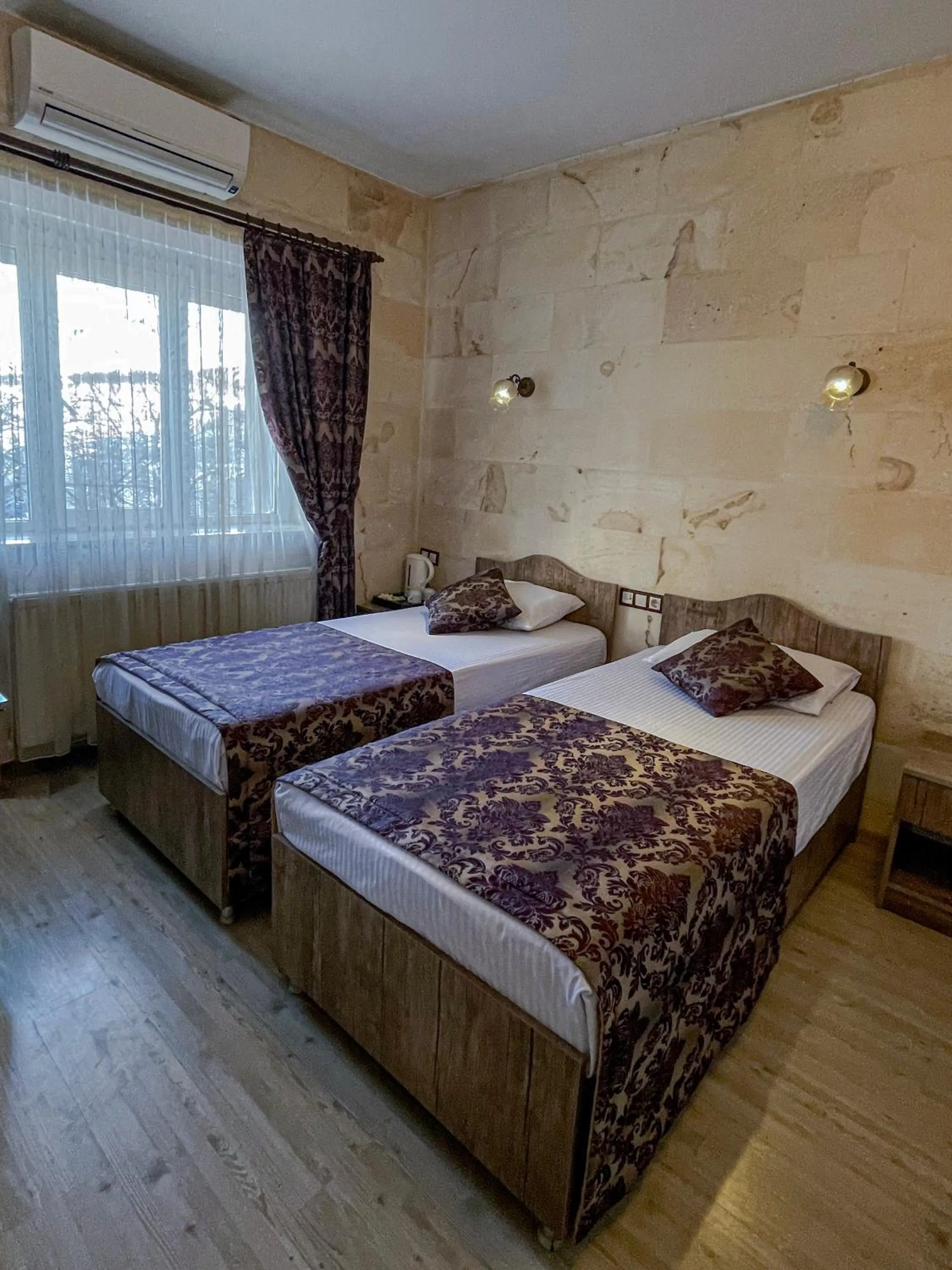 Bed in Yusuf Bey House