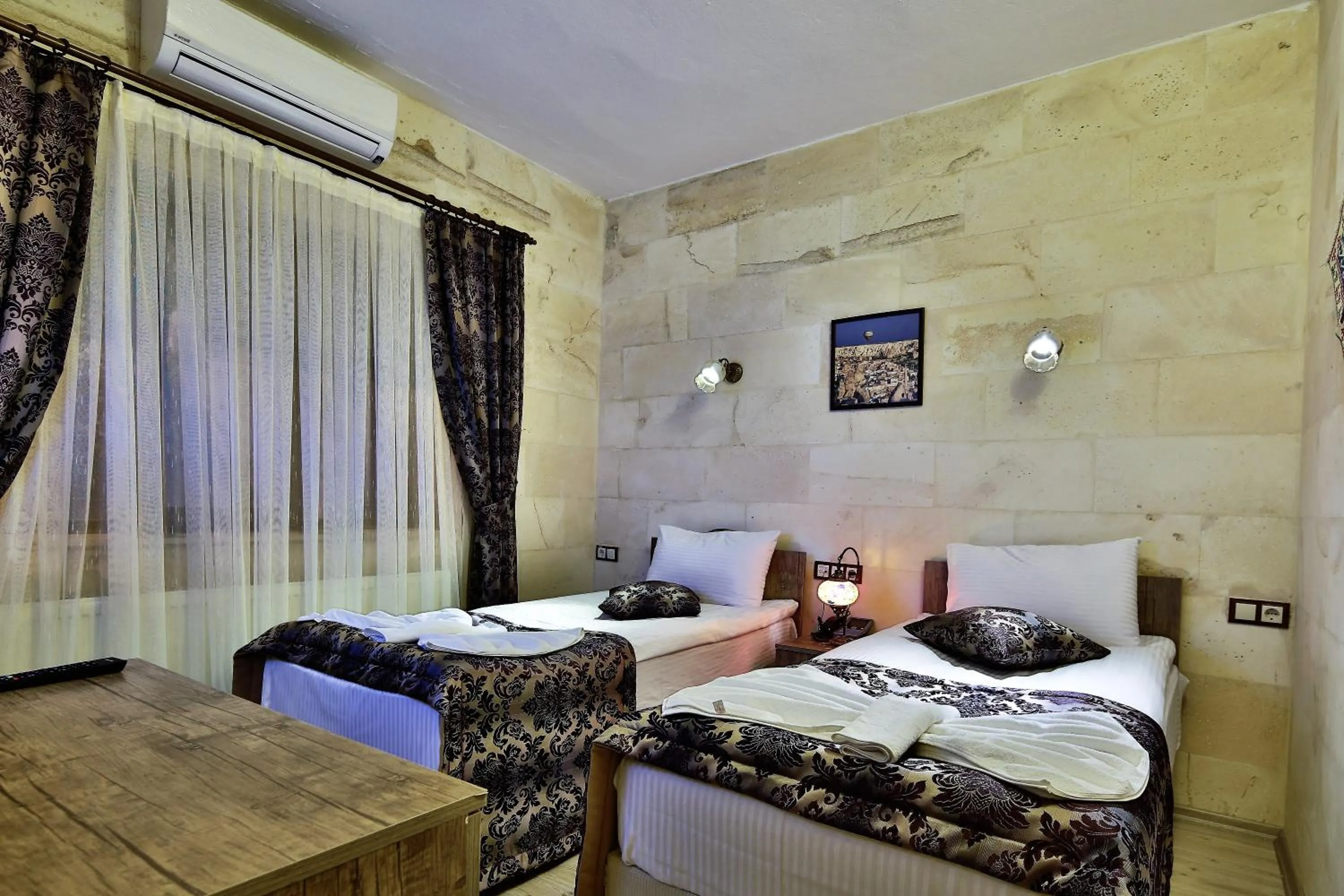 Bed in Yusuf Bey House