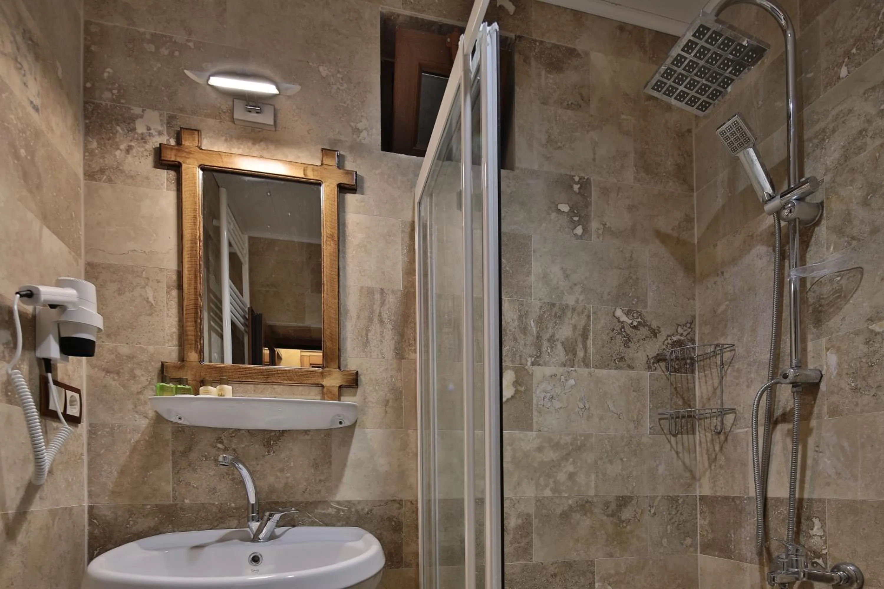 Shower in Yusuf Bey House