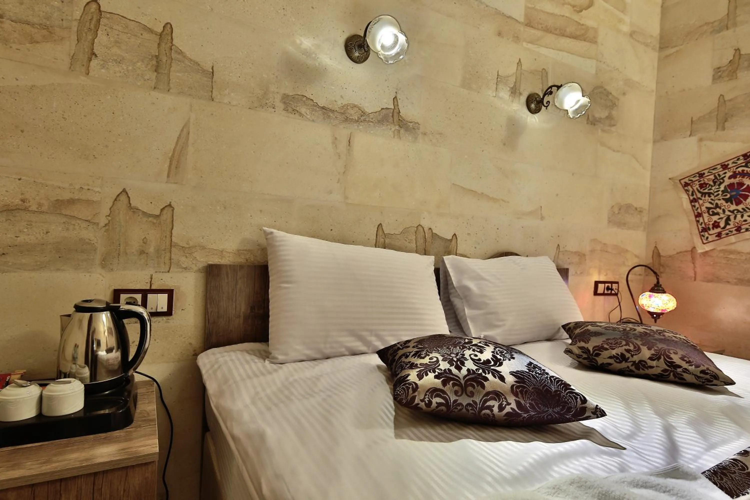 Bed in Yusuf Bey House